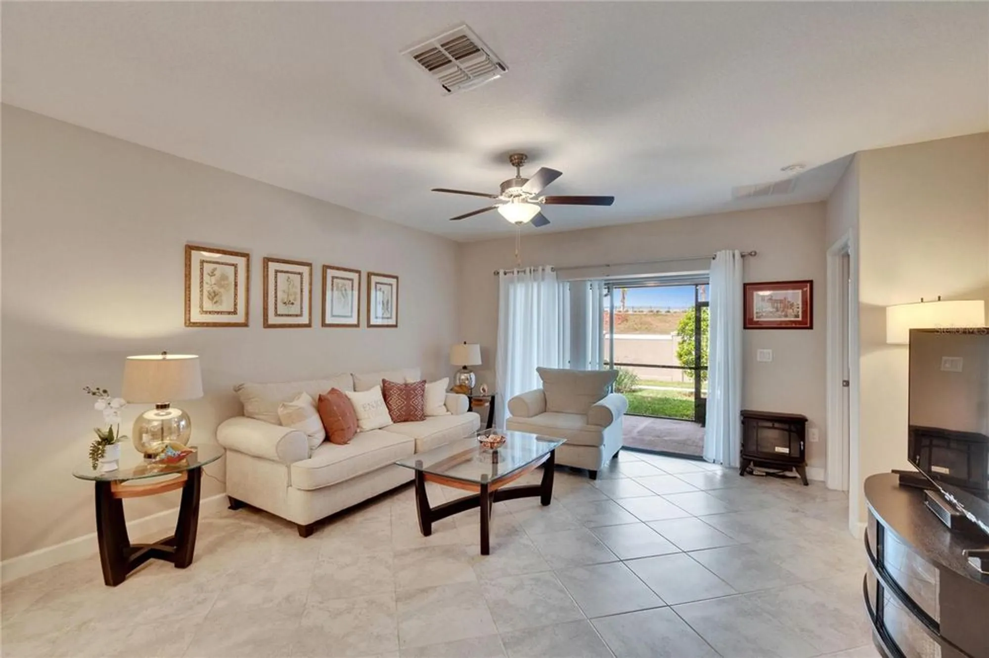 Property Slideshow image 22 of 97 | 16927 april plush dr, Wimauma, FL, 33598