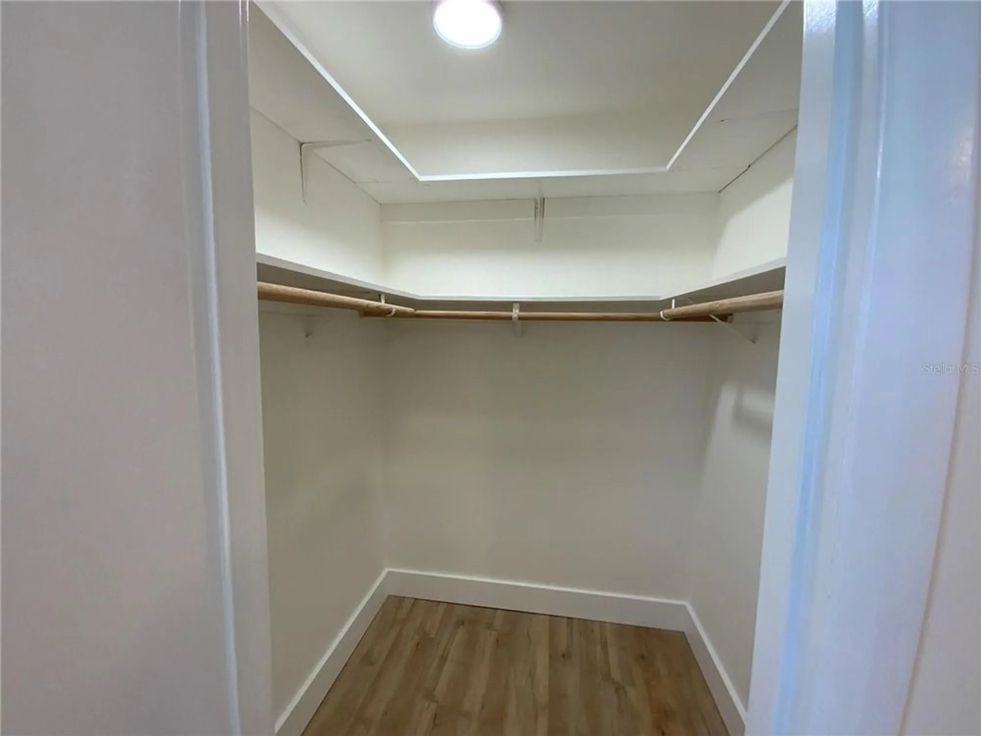 Property Slideshow image 11 of 20 | 2617 riverbluff pkwy # v151, Sarasota, FL, 34231