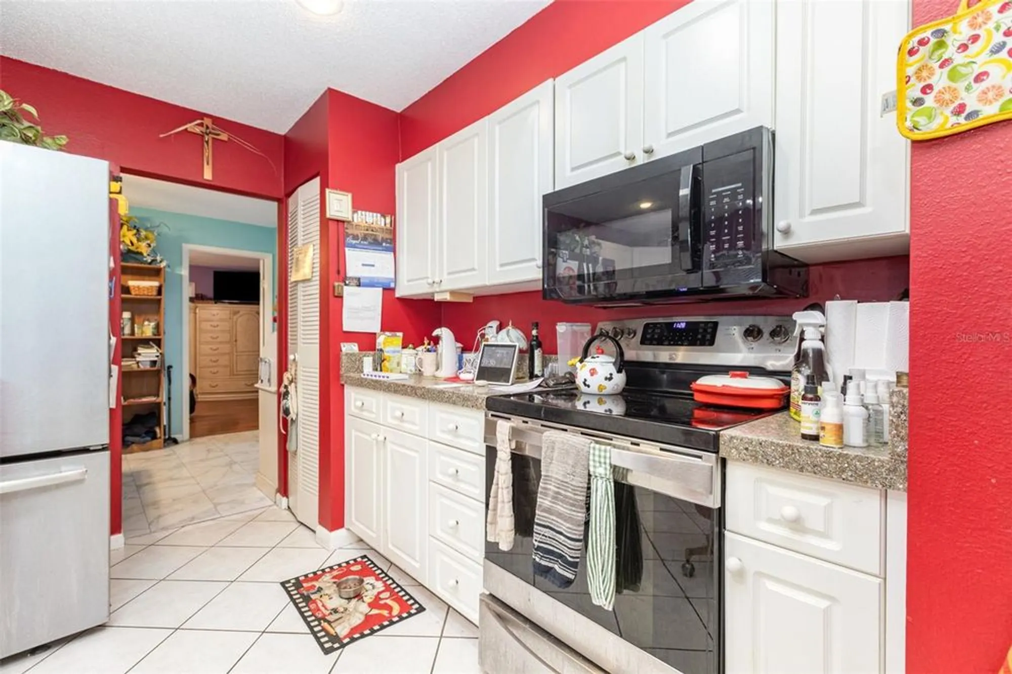 Property Slideshow image 14 of 48 | 305 cranston pl, Sun City Center, FL, 33573