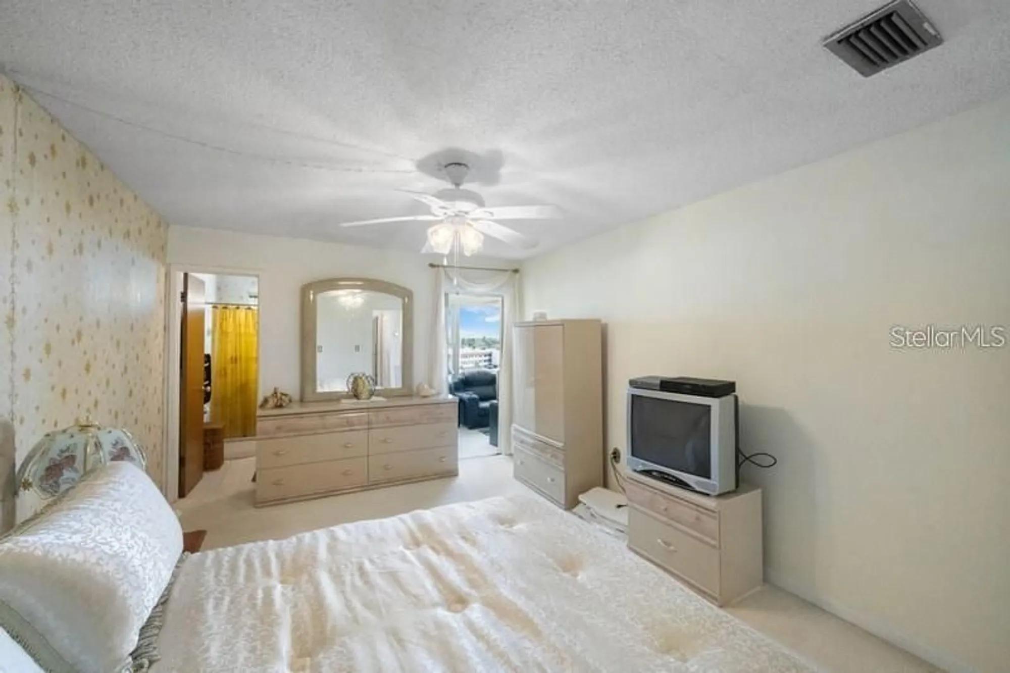 Property Slideshow image 16 of 30 | 5925 shore blvd 602, Gulfport, FL, 33707