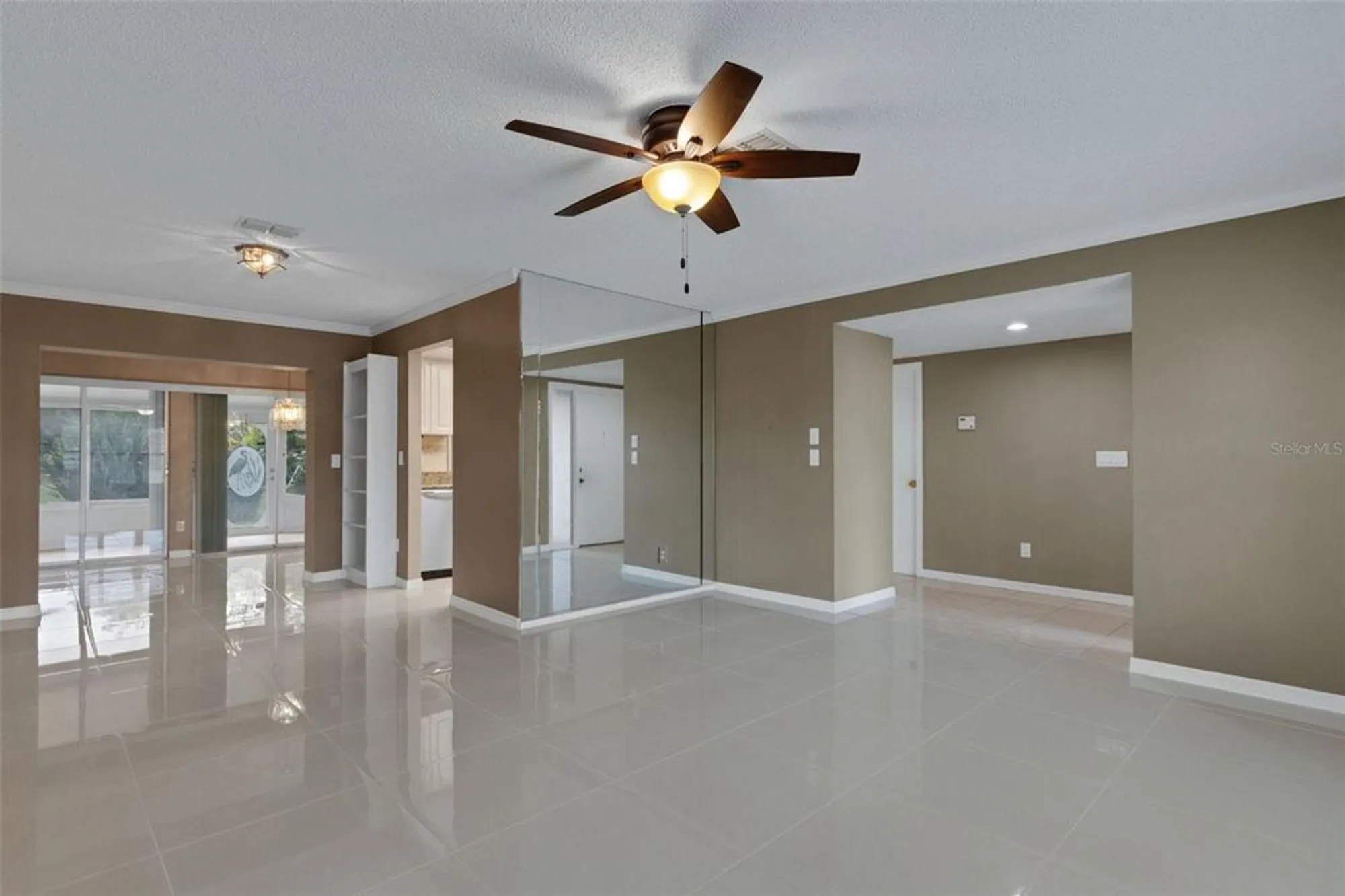 Property Slideshow image 8 of 90 | 3098 e dorchester dr, Palm Harbor, FL, 34684