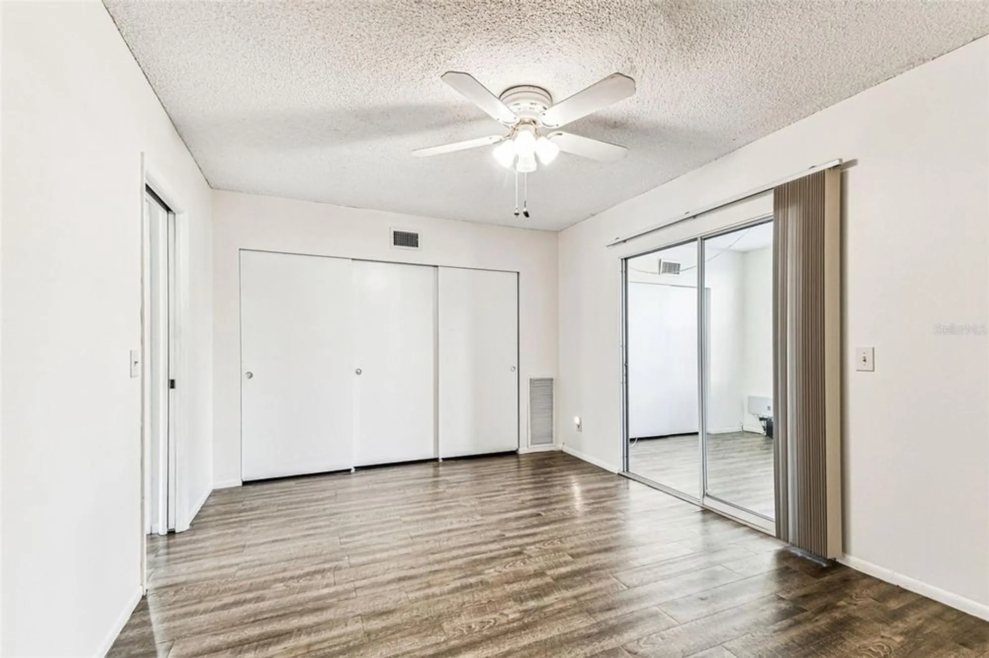 Property Slideshow image 25 of 73 | 2466 ecuadorian way apt 6, Clearwater, FL, 33763