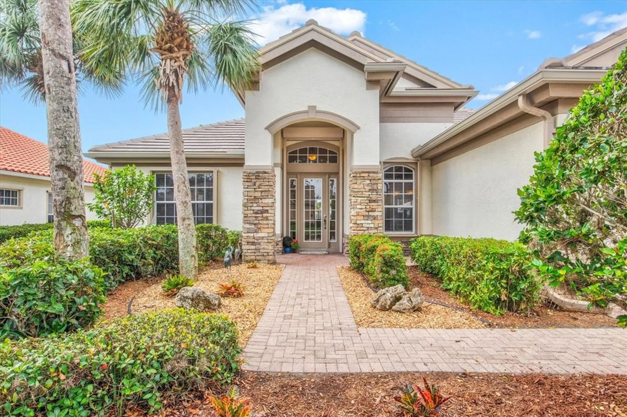 Property Slideshow image 4 of 91 | 14026 royal pointe dr, Port Charlotte, FL, 33953