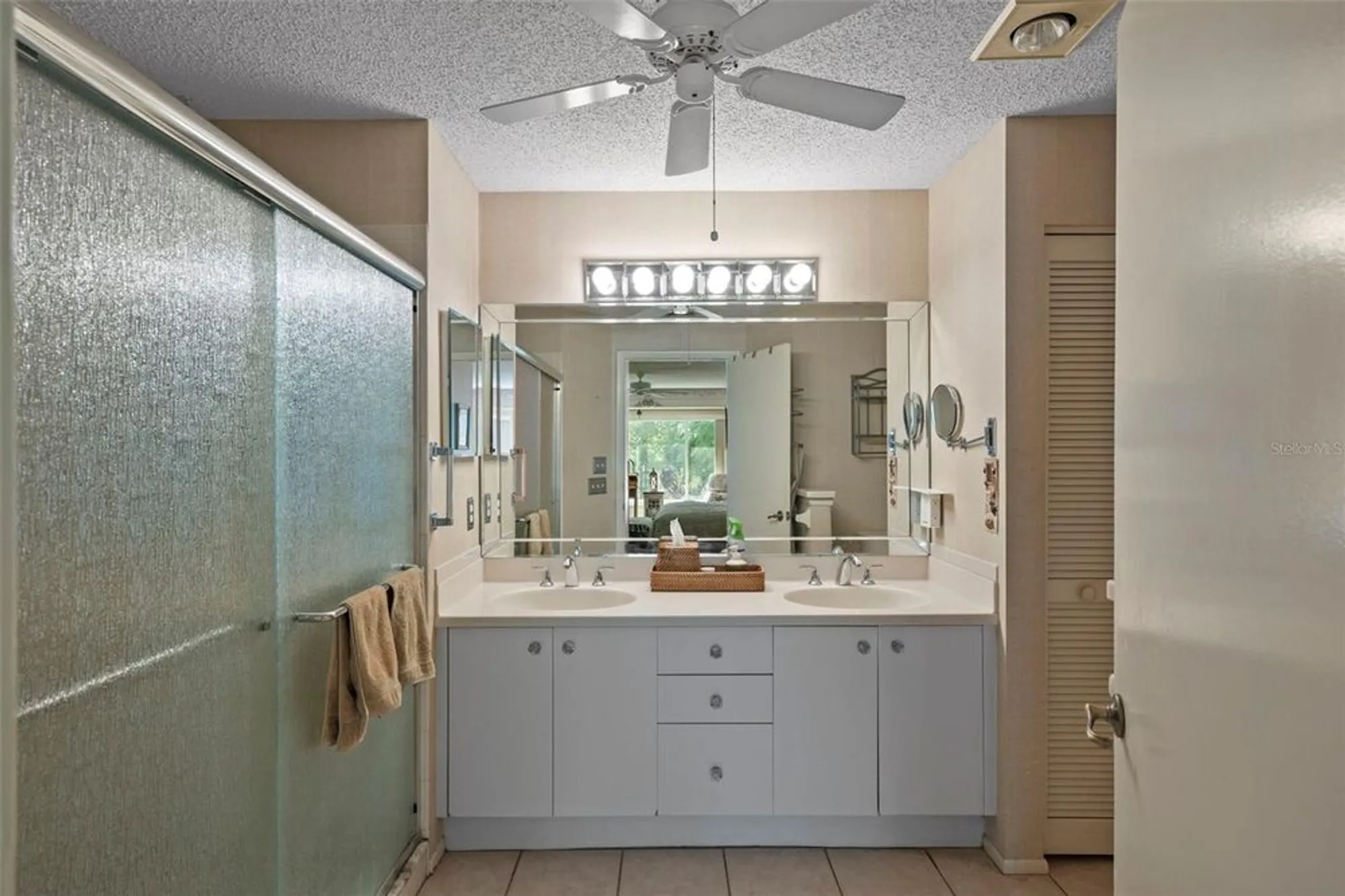 Property Slideshow image 19 of 41 | 2102 springmeadow dr, Spring Hill, FL, 34606