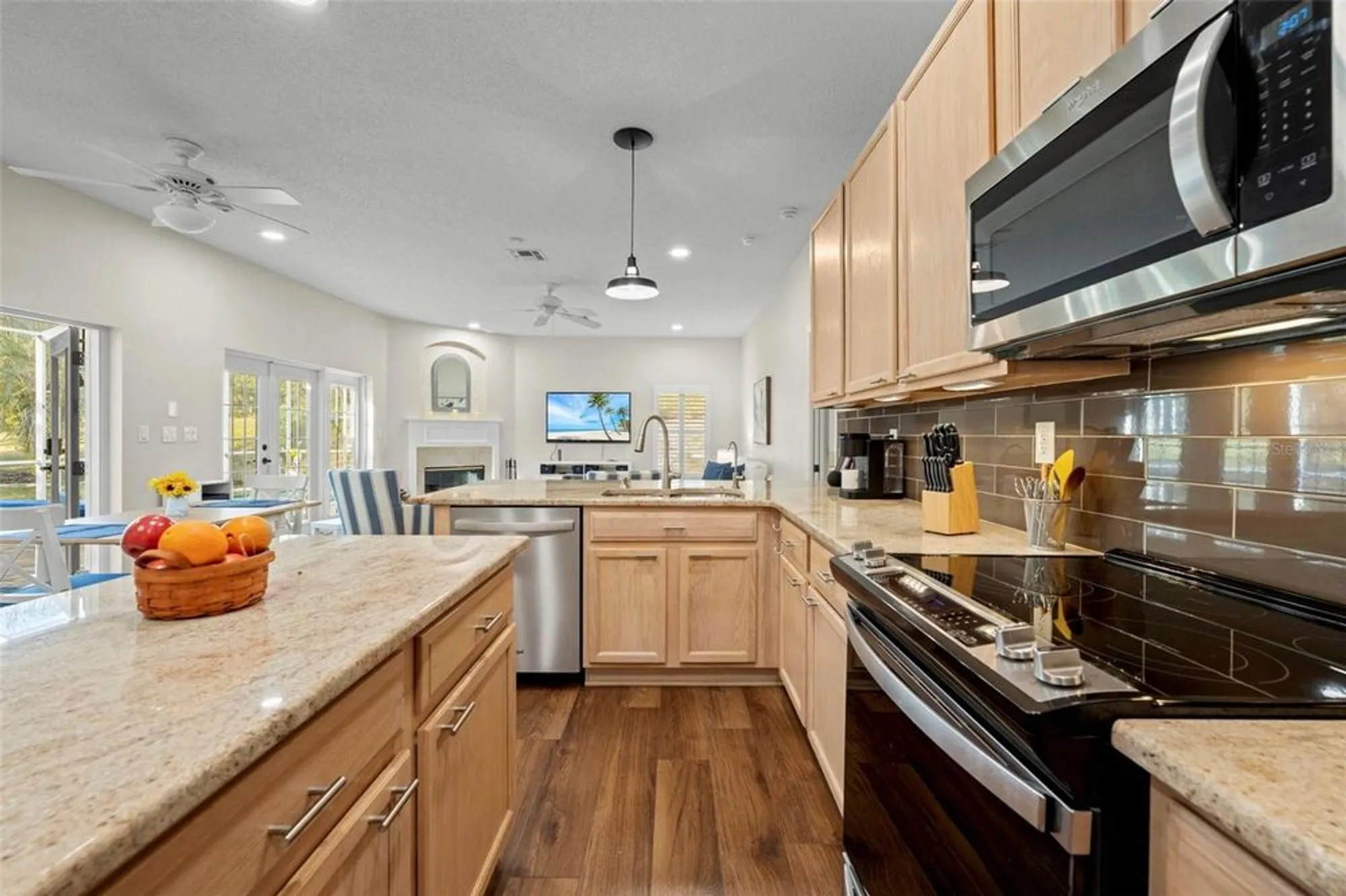 Property Slideshow image 12 of 54 | 332 mcintosh ct, Spring Hill, FL, 34609