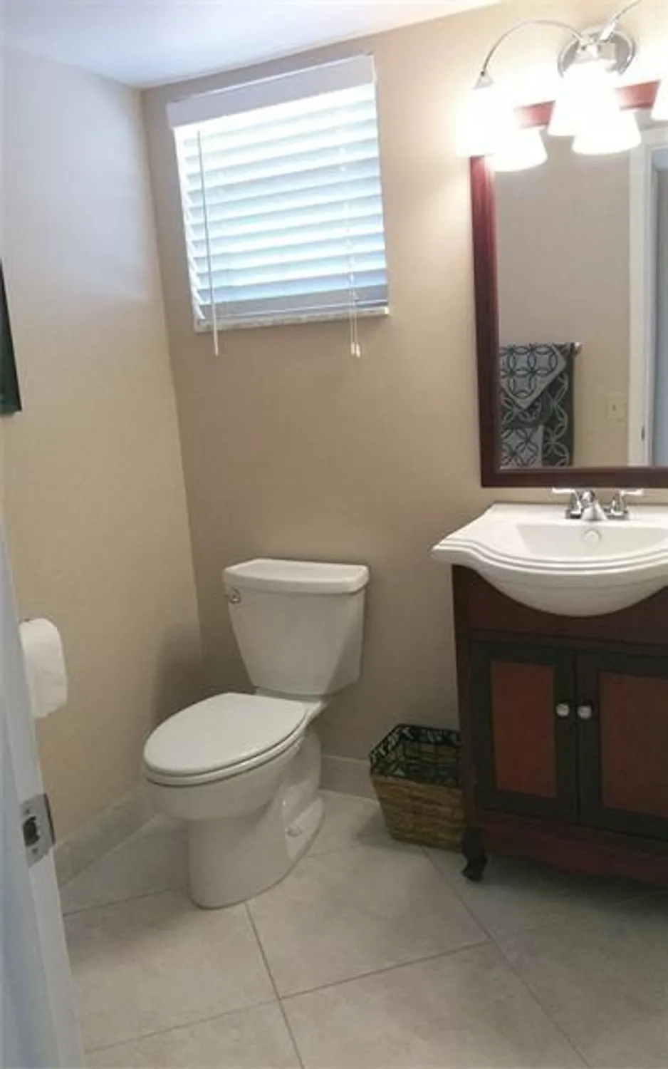 Property Slideshow image 26 of 62 | 206 se 10th st 406, Dania Beach, FL, 33004