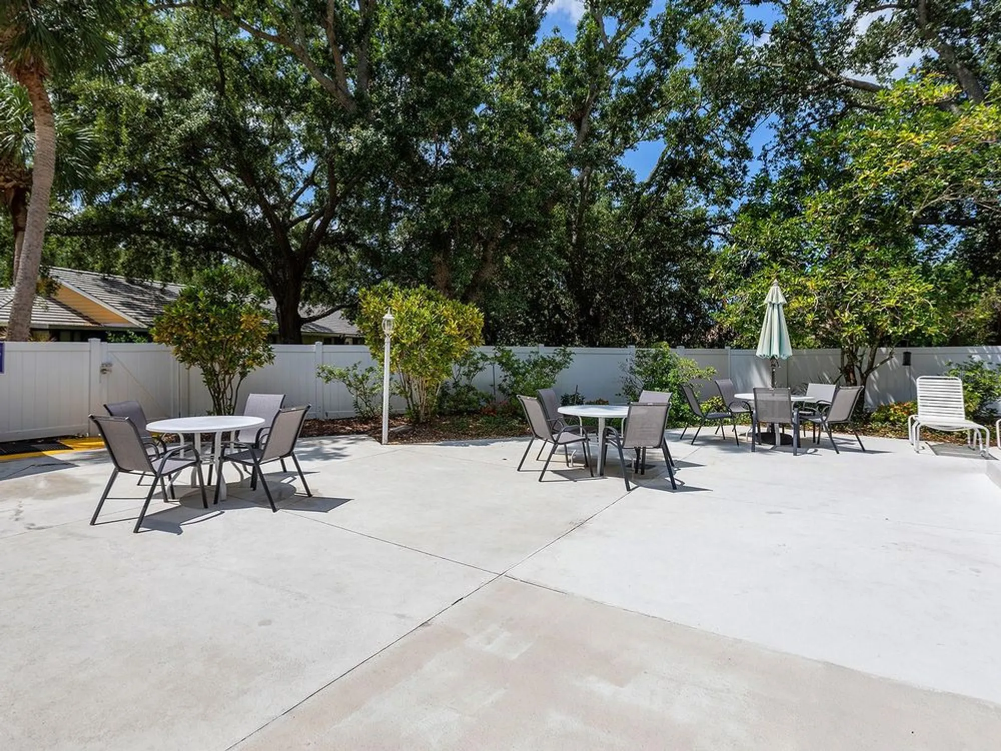 Property Slideshow image 26 of 41 | 114 southampton pl 237, Venice, FL, 34293