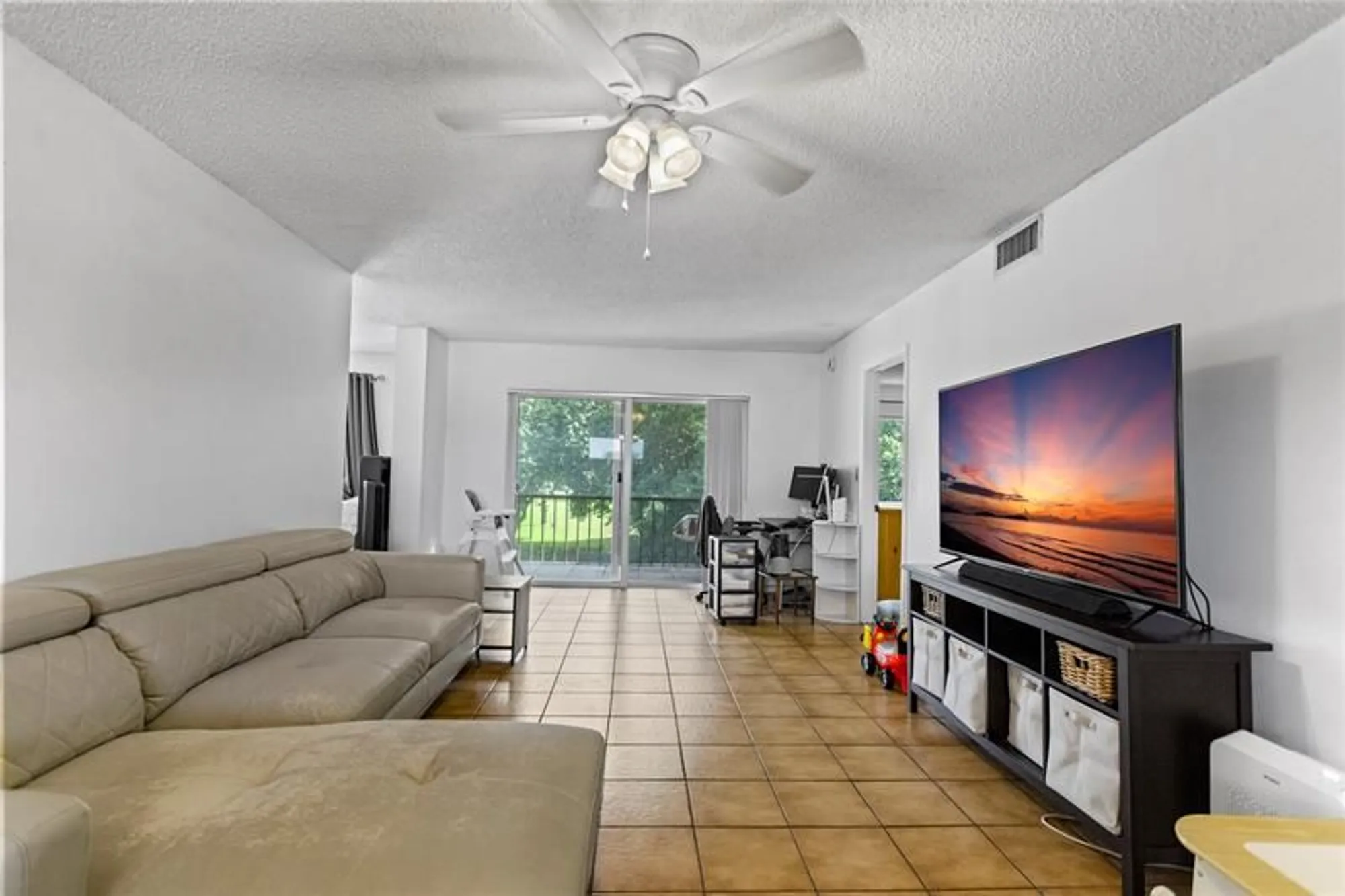 Property Slideshow image 38 of 44 | 8990 s hollybrook blvd 305, Pembroke Pines, FL, 33025