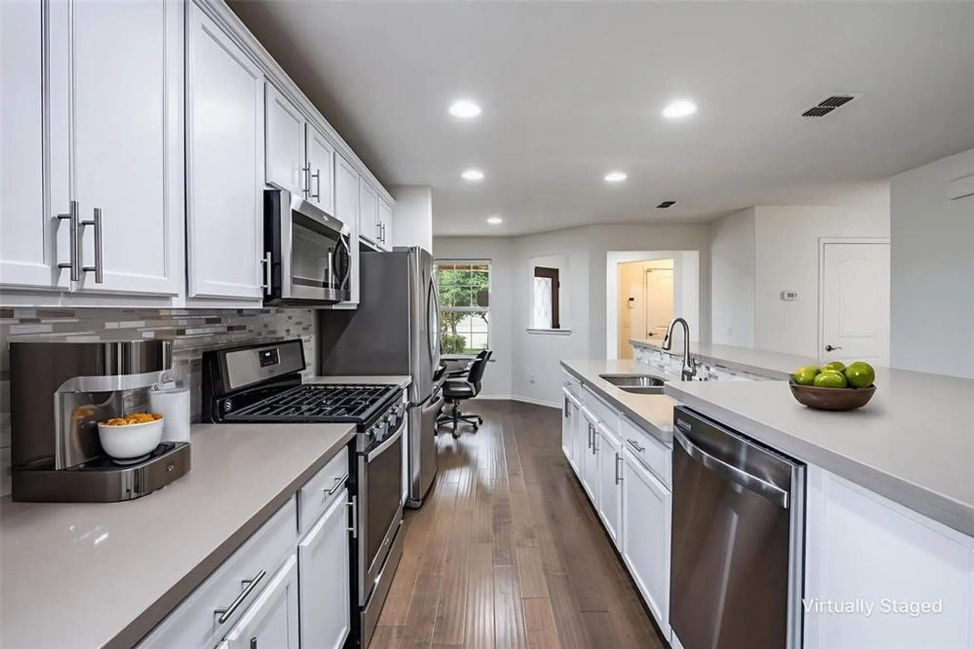 Property Slideshow image 6 of 25 | 8040 cool river dr, Frisco, TX, 75036