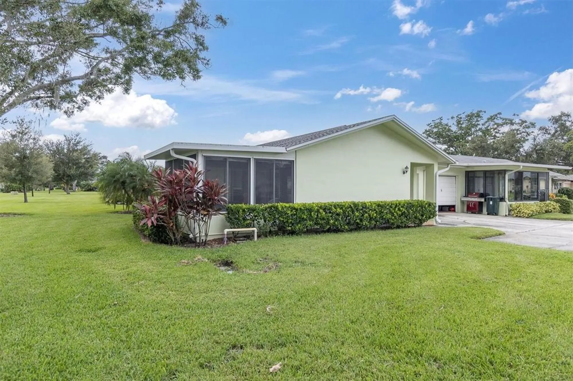 Property Slideshow image 23 of 40 | 2828 sherbrooke ln c, Palm Harbor, FL, 34684