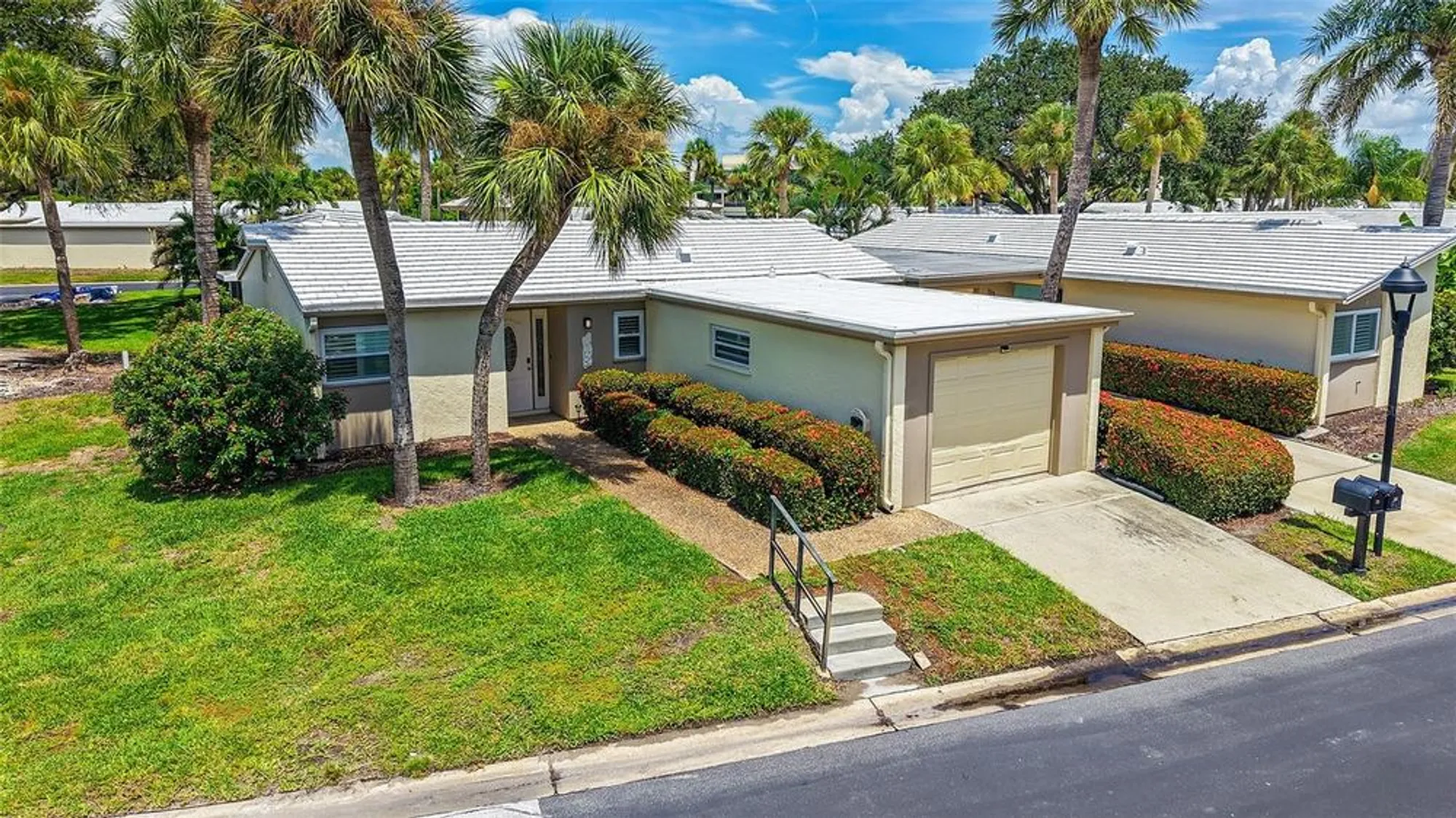 Property Slideshow image 3 of 65 | 119 whispering sands cir # v36, Sarasota, FL, 34242