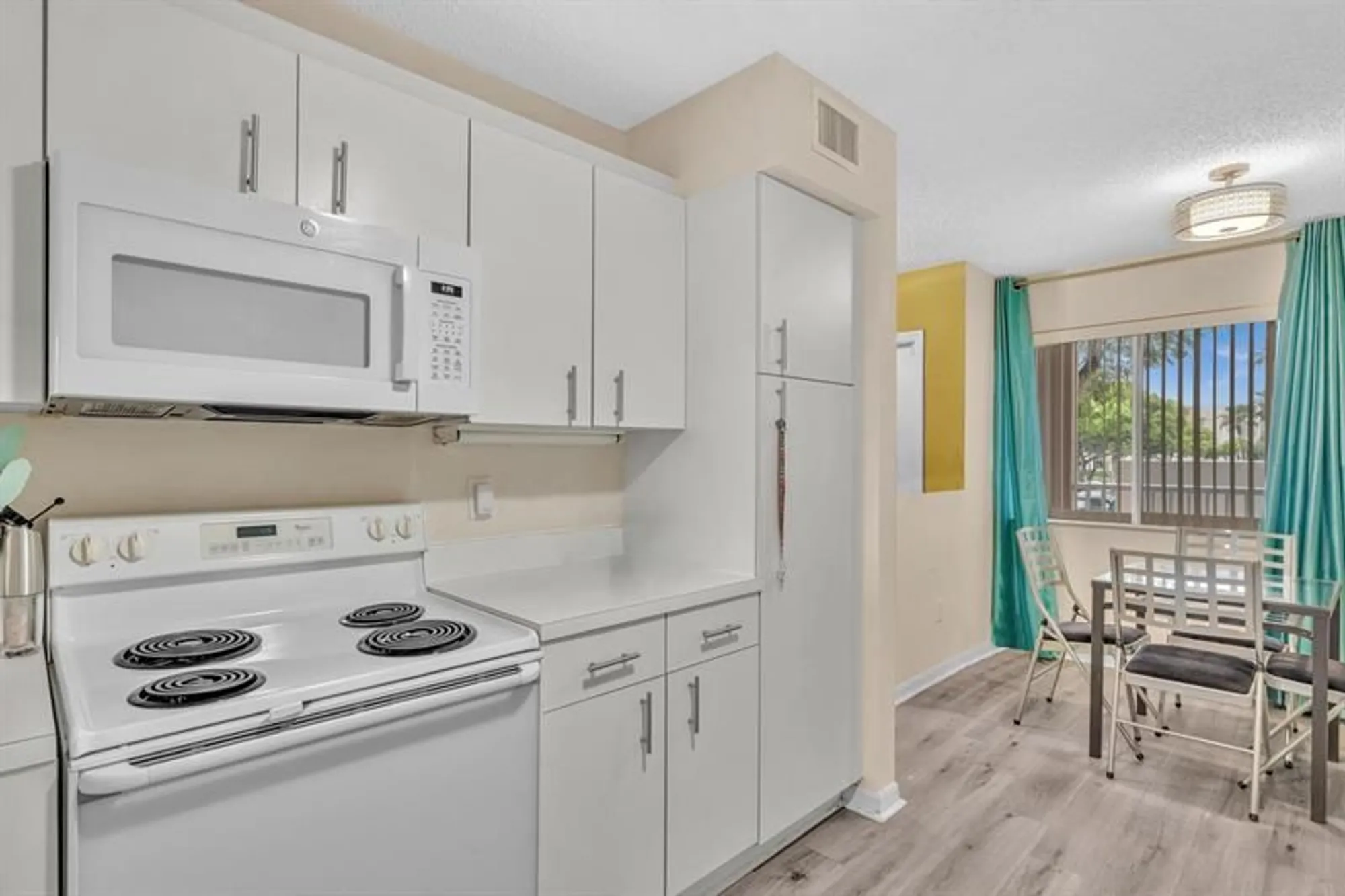 Property Slideshow image 7 of 65 | 9587 weldon cir b211, Tamarac, FL, 33321