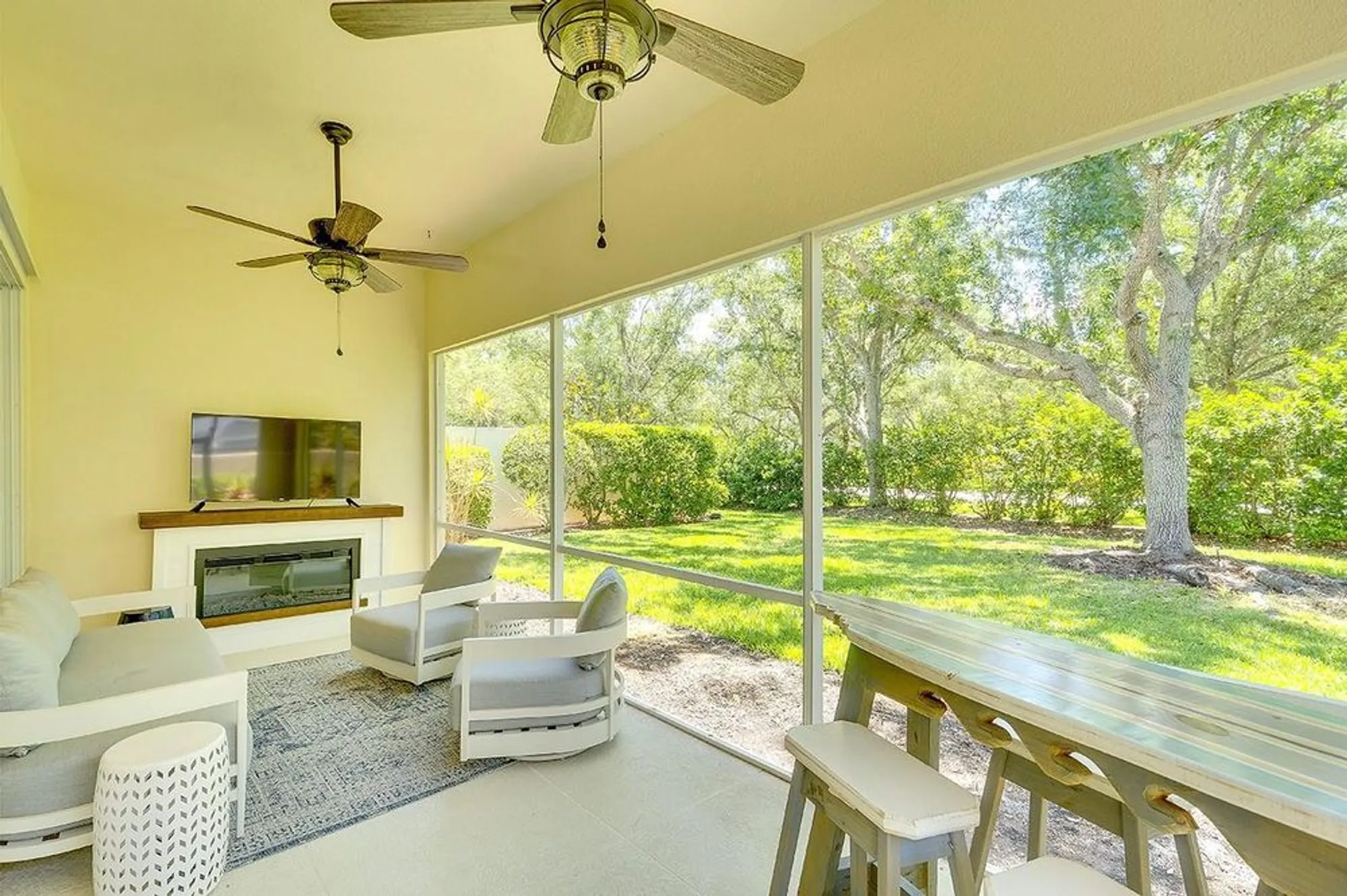 Property Slideshow image 37 of 50 | 5877 ferrara dr, Sarasota, FL, 34238