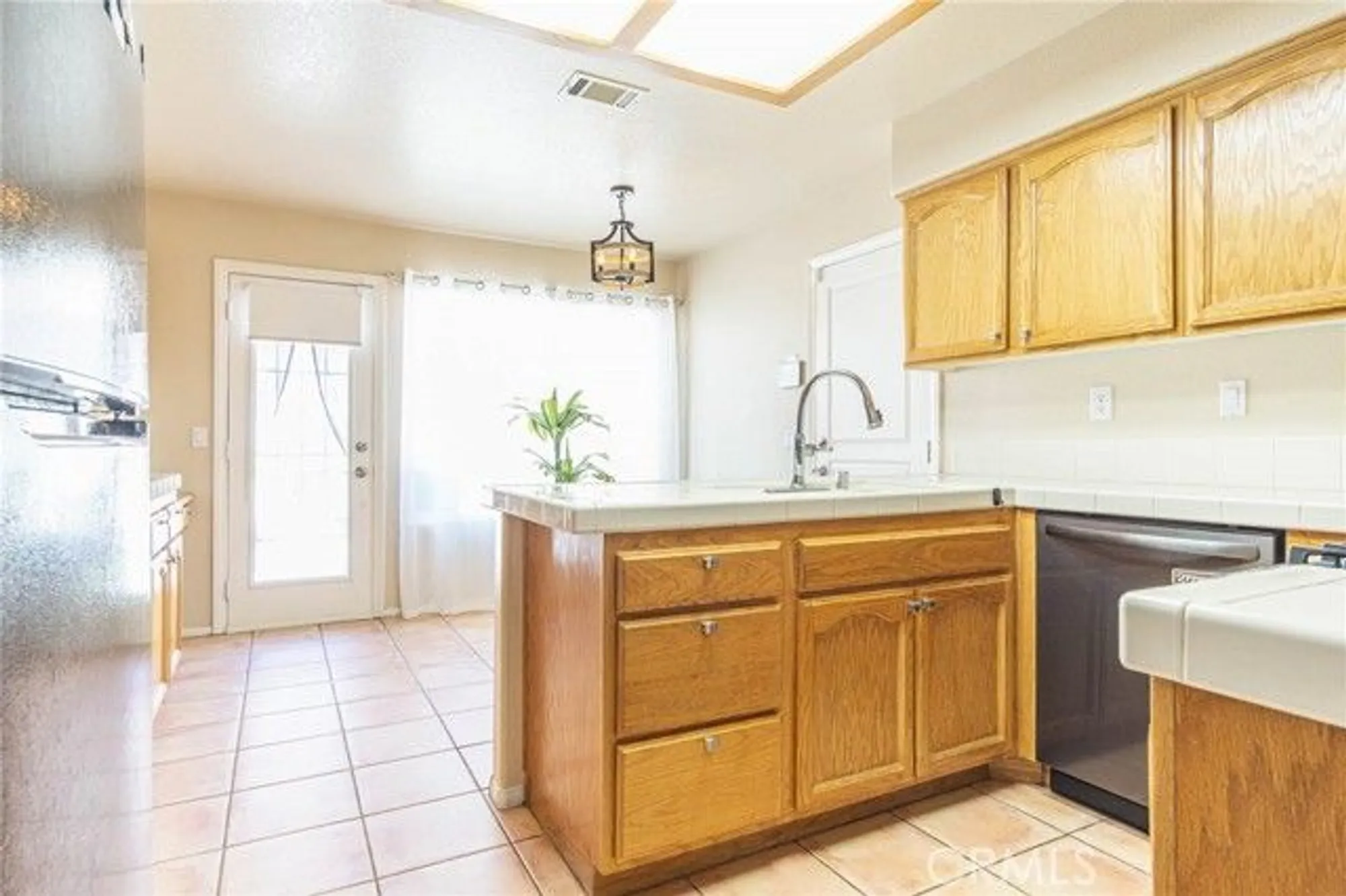 Property Slideshow image 10 of 43 | 11342 sawgrass bnd, Apple Valley, CA, 92308