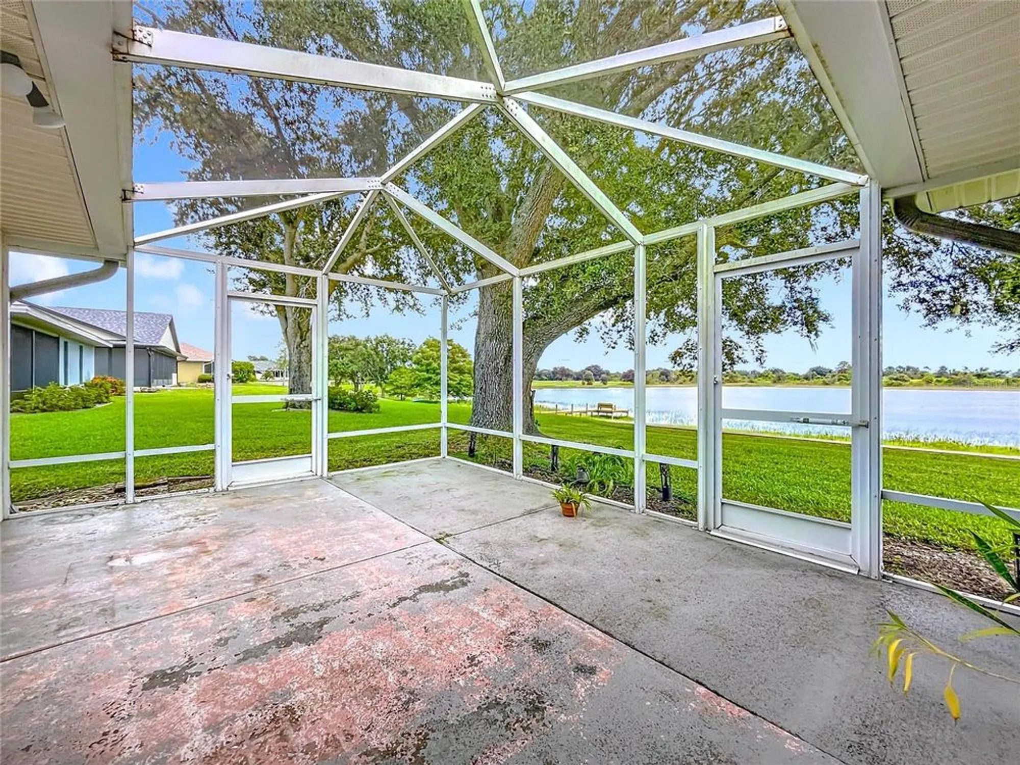 Property Slideshow image 41 of 63 | 5518 queen victoria dr, Leesburg, FL, 34748