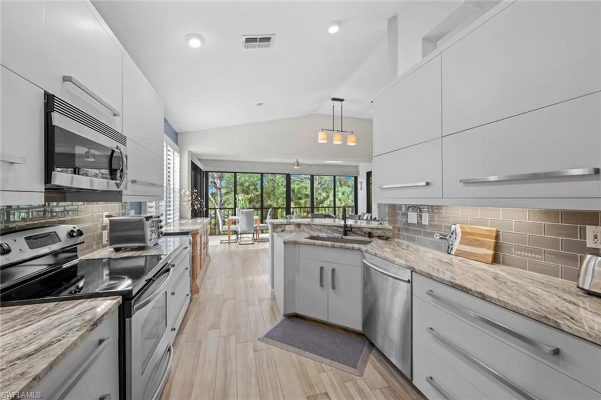 Property Slideshow image 17 of 40 | 27031 oakwood lake dr 201, Bonita Springs, FL, 34134