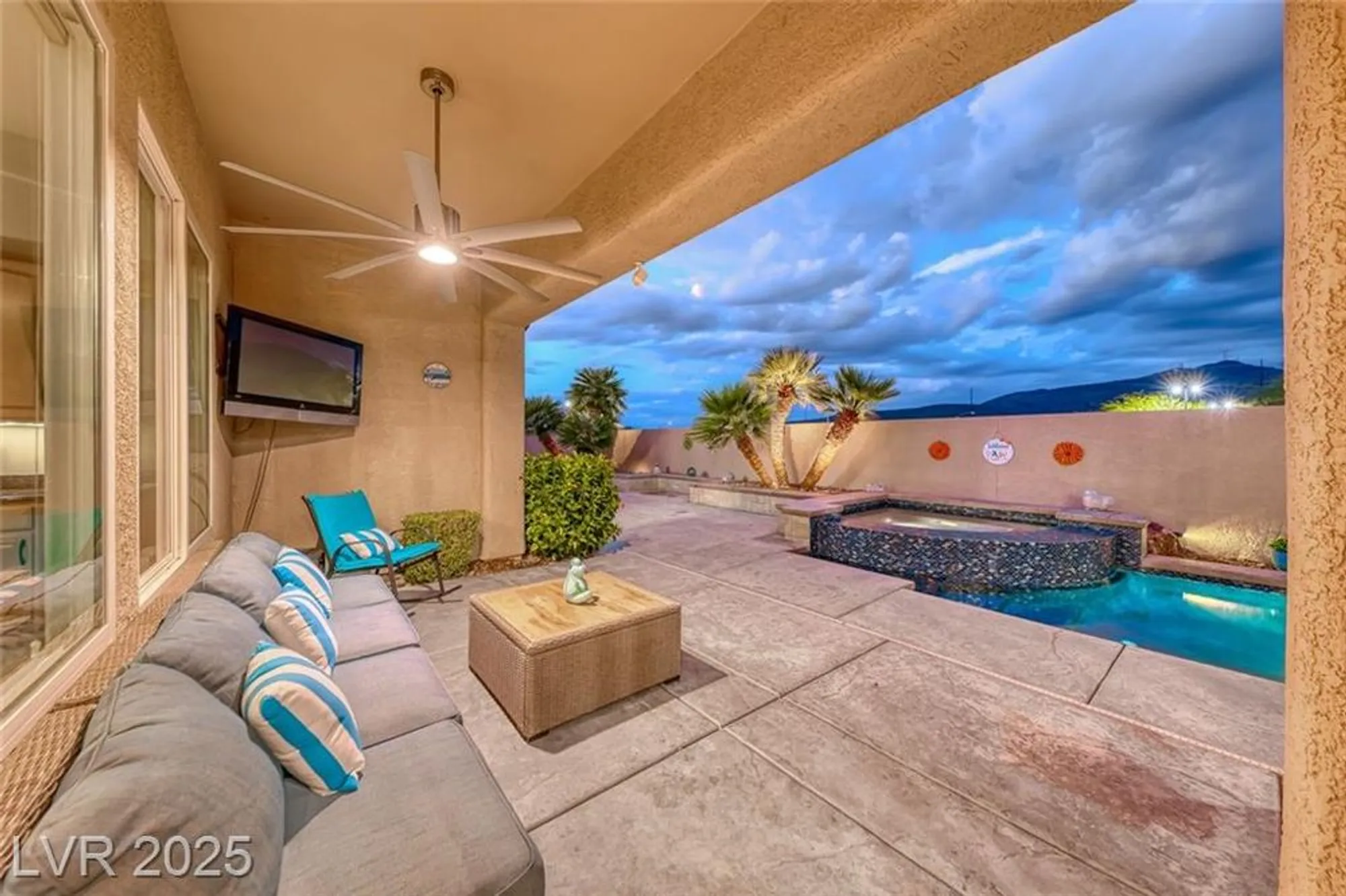 Property Slideshow image 12 of 67 | 2142 sandstone cliffs dr, Henderson, NV, 89044