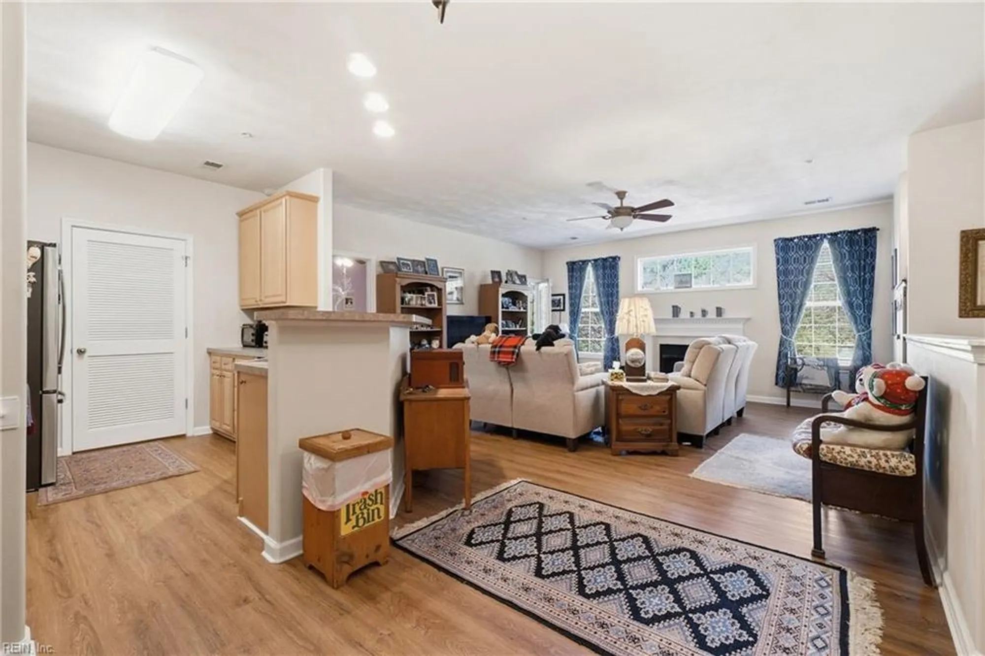 Property Slideshow image 8 of 34 | 2749 browning dr, Virginia Beach, VA, 23456