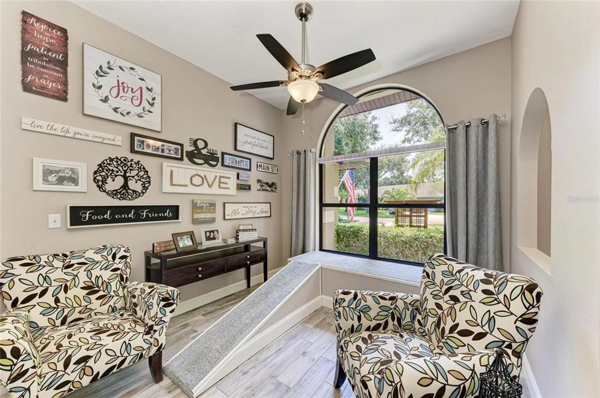 Property Slideshow image 13 of 69 | 8416 palm lakes ct, Sarasota, FL, 34243