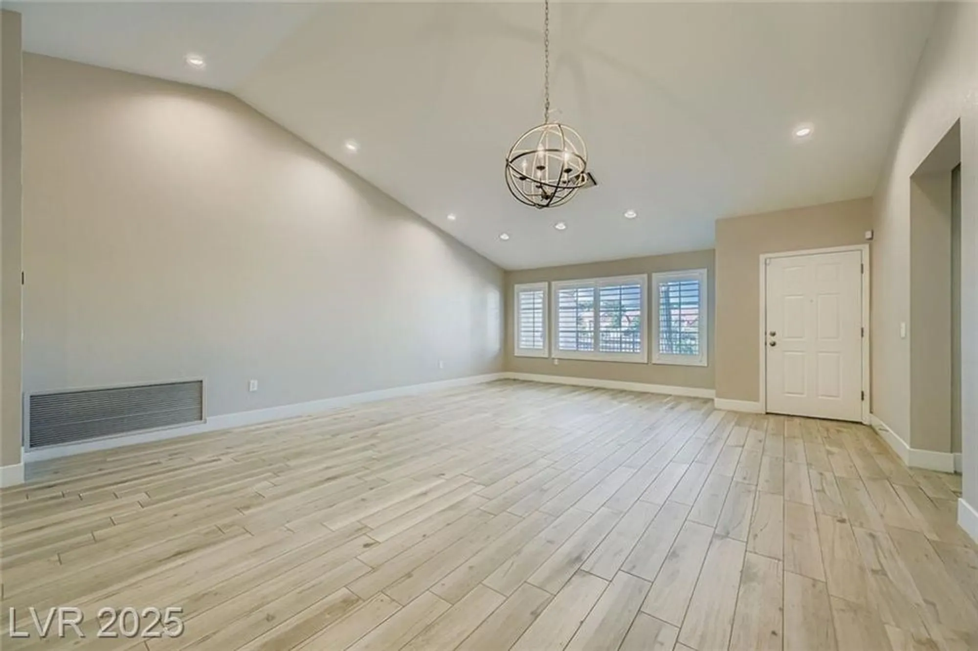 Property Slideshow image 12 of 40 | 9045 firebird dr, Las Vegas, NV, 89134