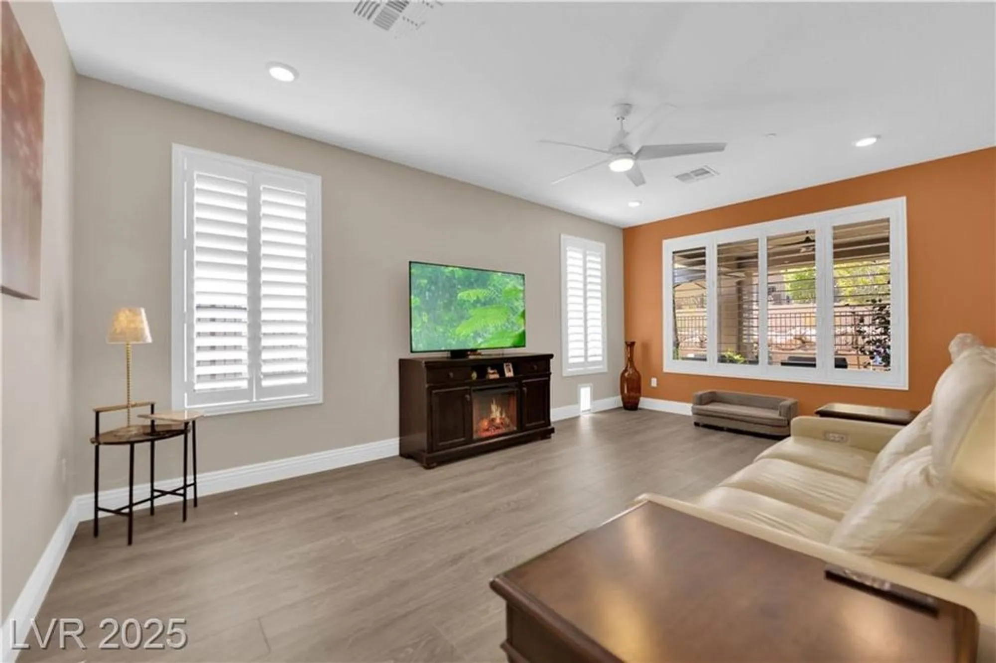 Property Slideshow image 14 of 57 | 11 arid crest ave, Henderson, NV, 89011