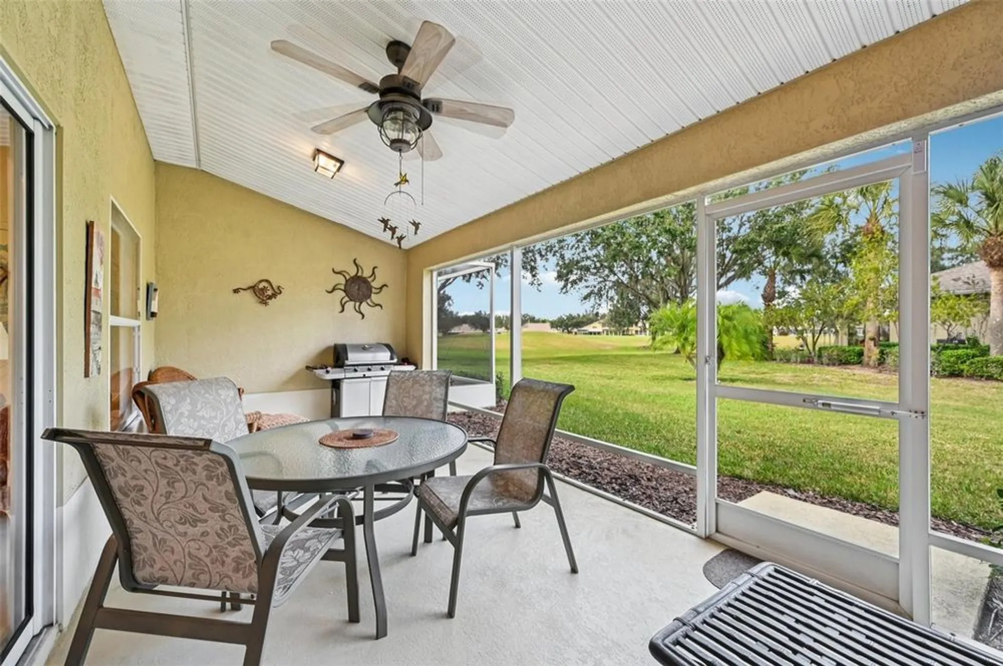 Property Slideshow image 26 of 61 | 2103 grantham greens dr, Sun City Center, FL, 33573