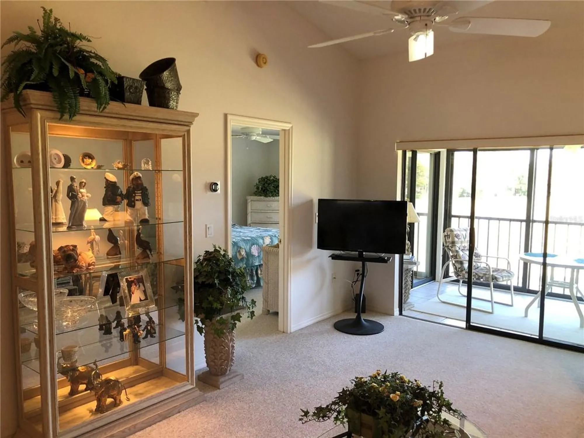 Property Slideshow image 12 of 23 | 6211 timber lake dr b4, Sarasota, FL, 34243