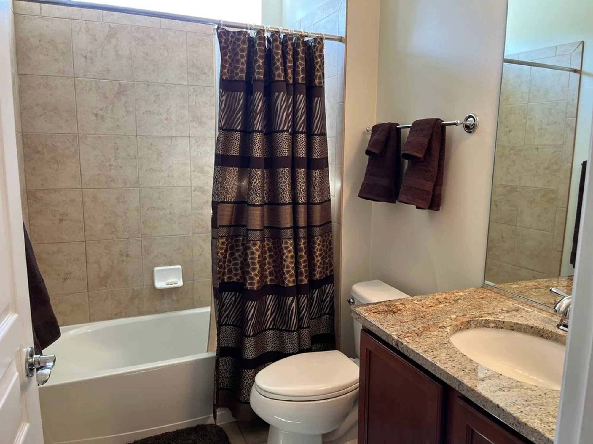 Property Slideshow image 10 of 19 | 2862 stoney creek dr, Elgin, IL, 60124