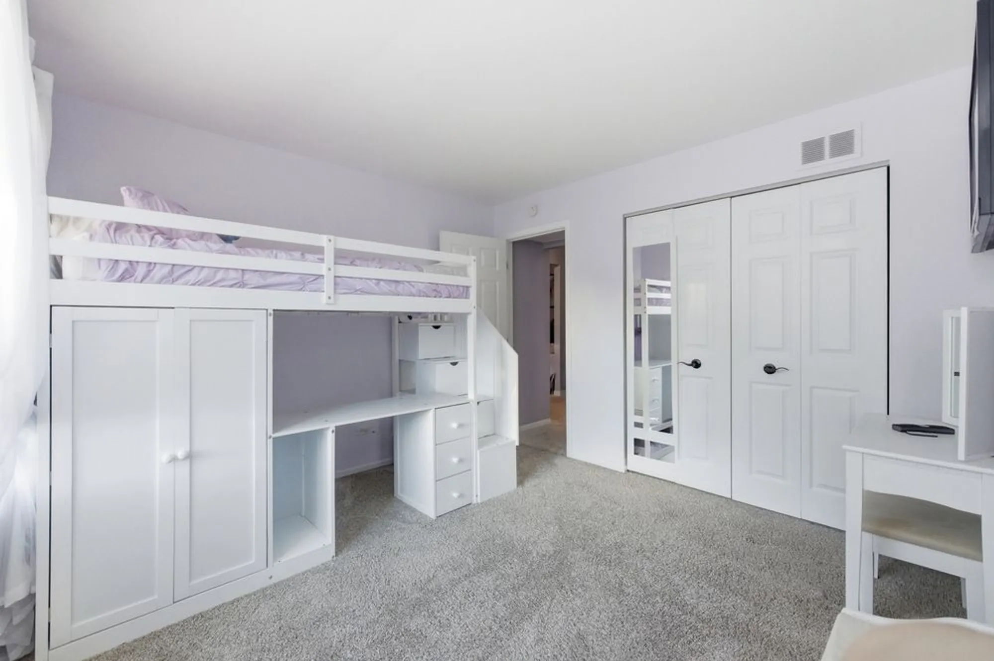 Property Slideshow image 19 of 37 | 294 mallard pt a, Lake Barrington, IL, 60010