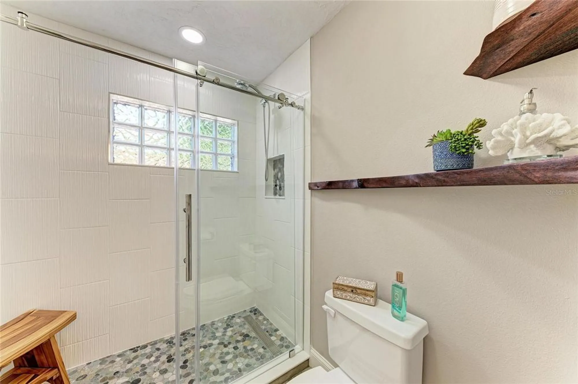Property Slideshow image 44 of 69 | 8416 palm lakes ct, Sarasota, FL, 34243