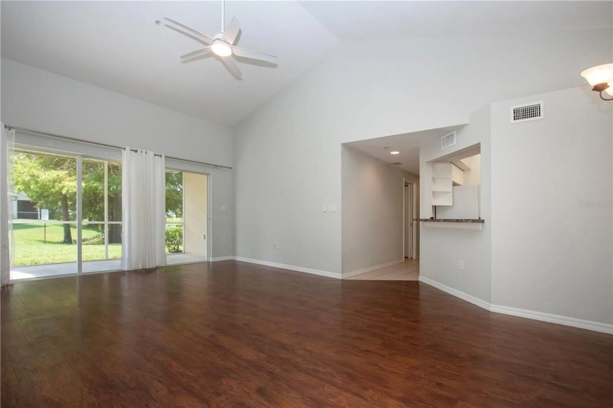 Property Slideshow image 13 of 71 | 6426 bay cedar ln # 101, Bradenton, FL, 34203