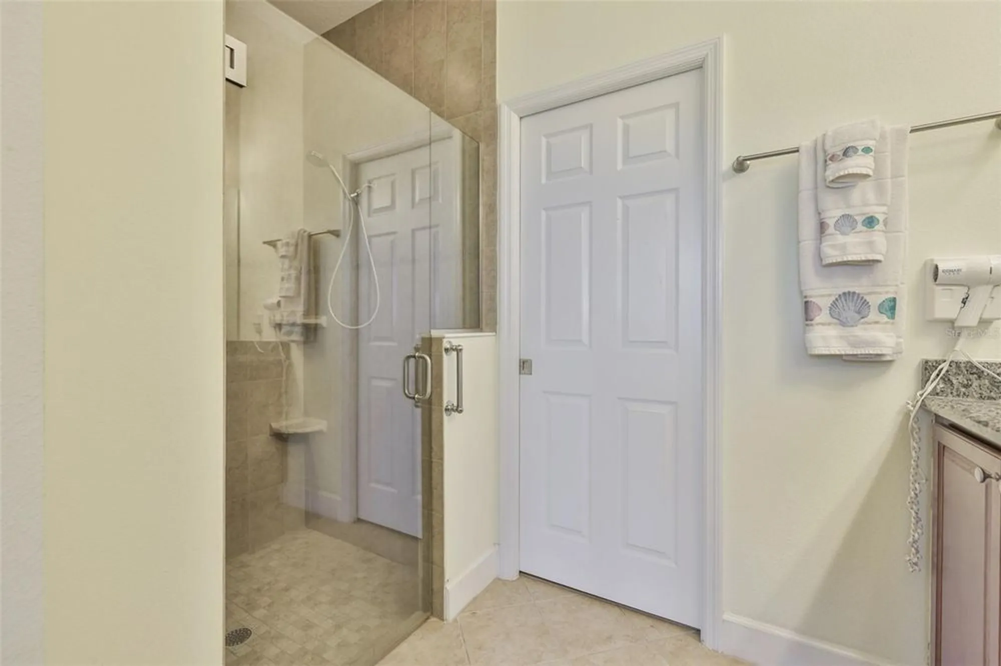 Property Slideshow image 27 of 77 | 2241 nottingham greens dr, Sun City Center, FL, 33573