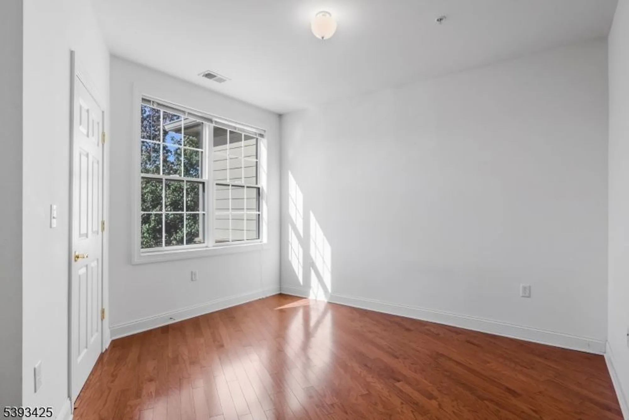 Property Slideshow image 17 of 29 | 266 victoria dr, Bridgewater, NJ, 08807