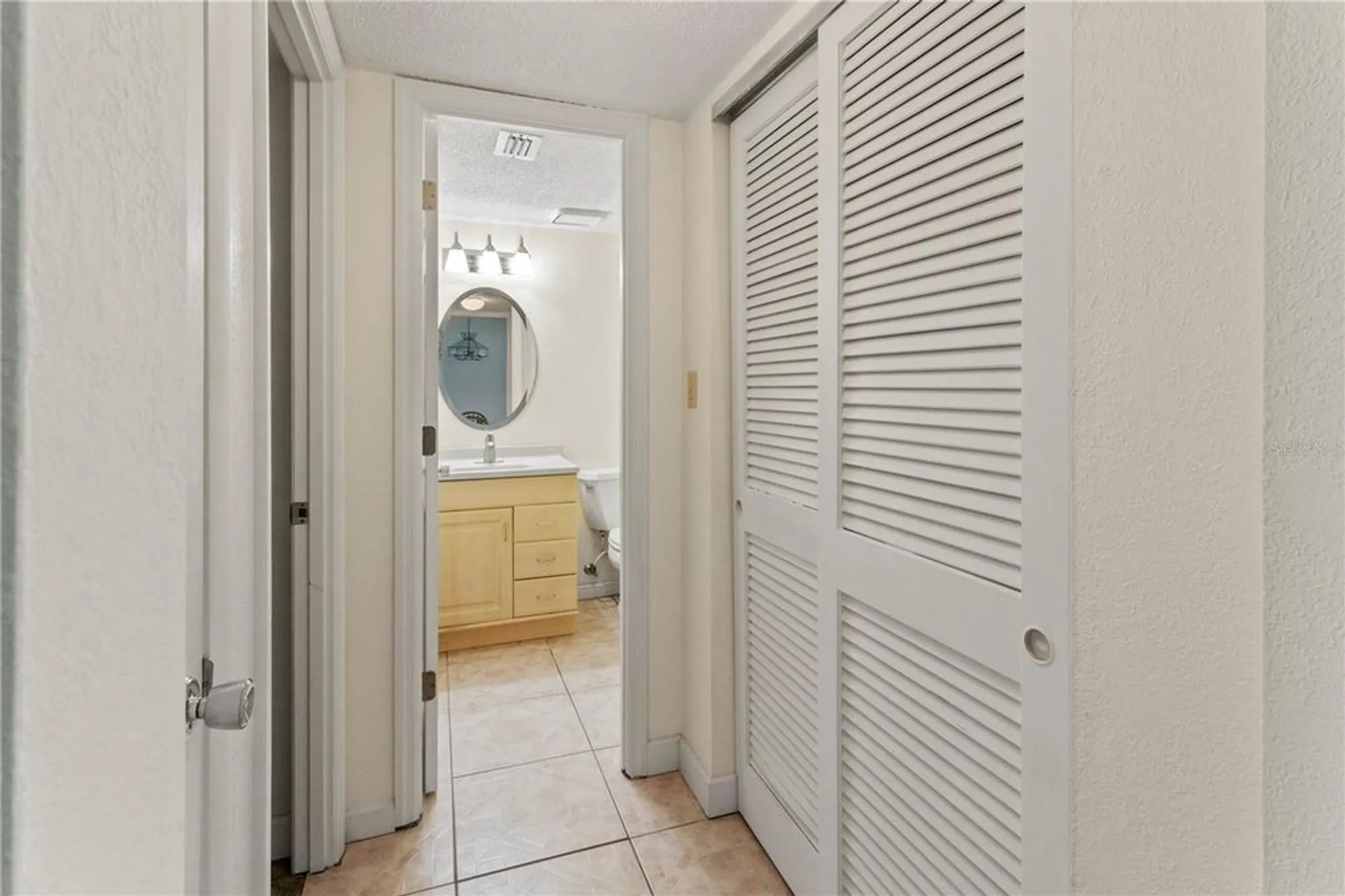Property Slideshow image 31 of 38 | 4103 lake bayshore dr # 404, Bradenton, FL, 34205