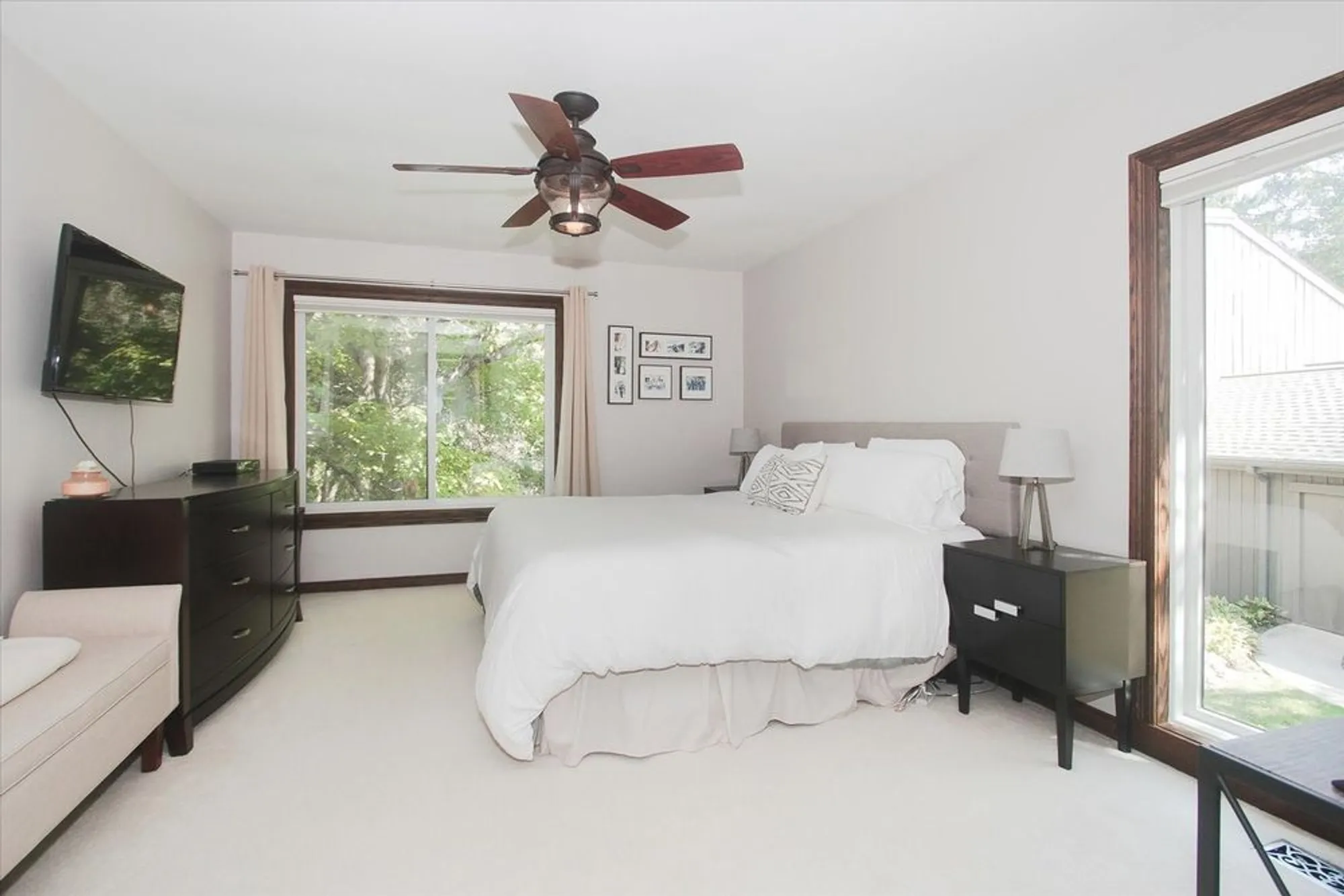 Property Slideshow image 14 of 34 | 716 old barn rd apt b b, Lake Barrington, IL, 60010