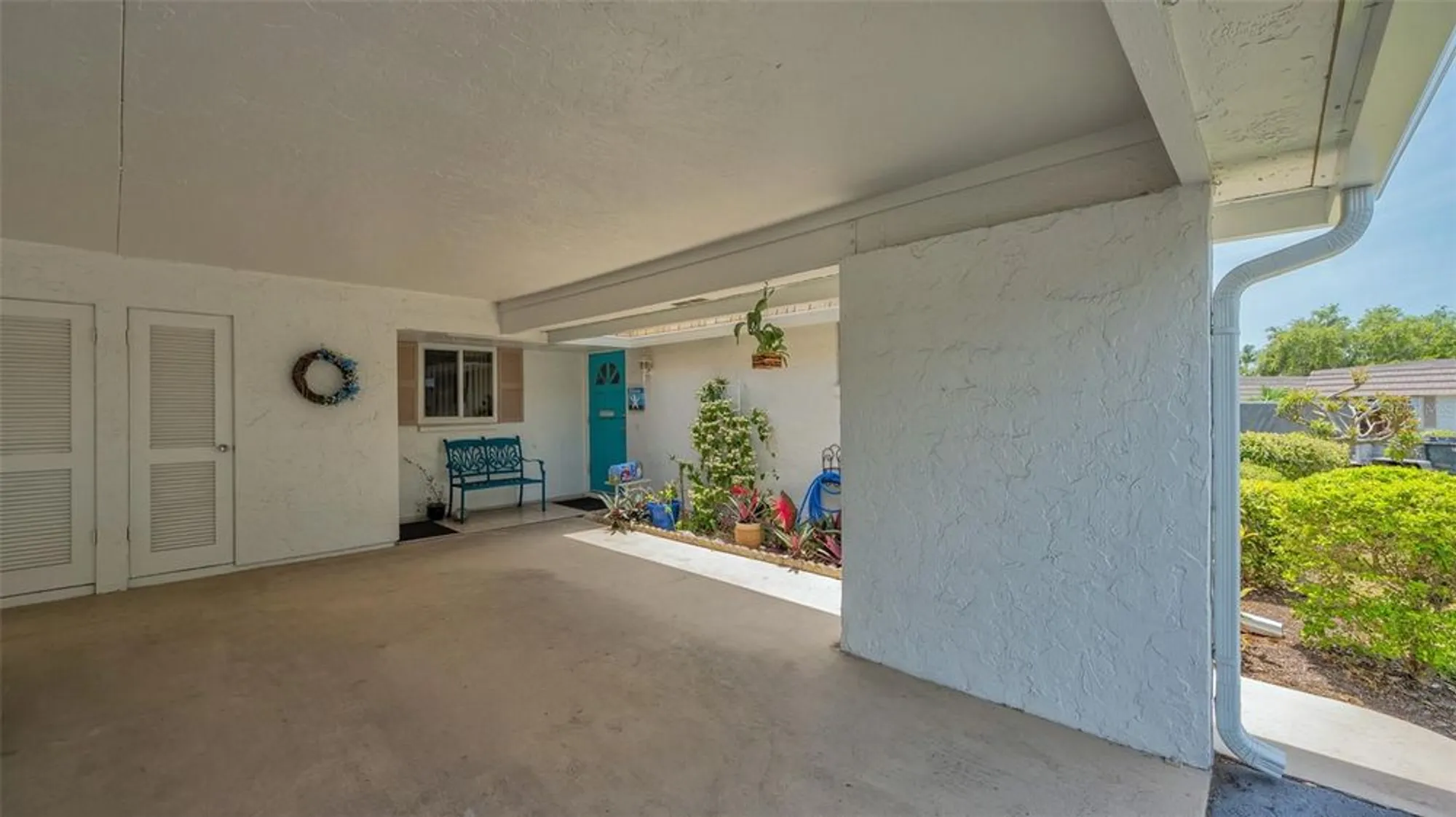 Property Slideshow image 10 of 86 | 2016 riverbluff pkwy v328, Sarasota, FL, 34231