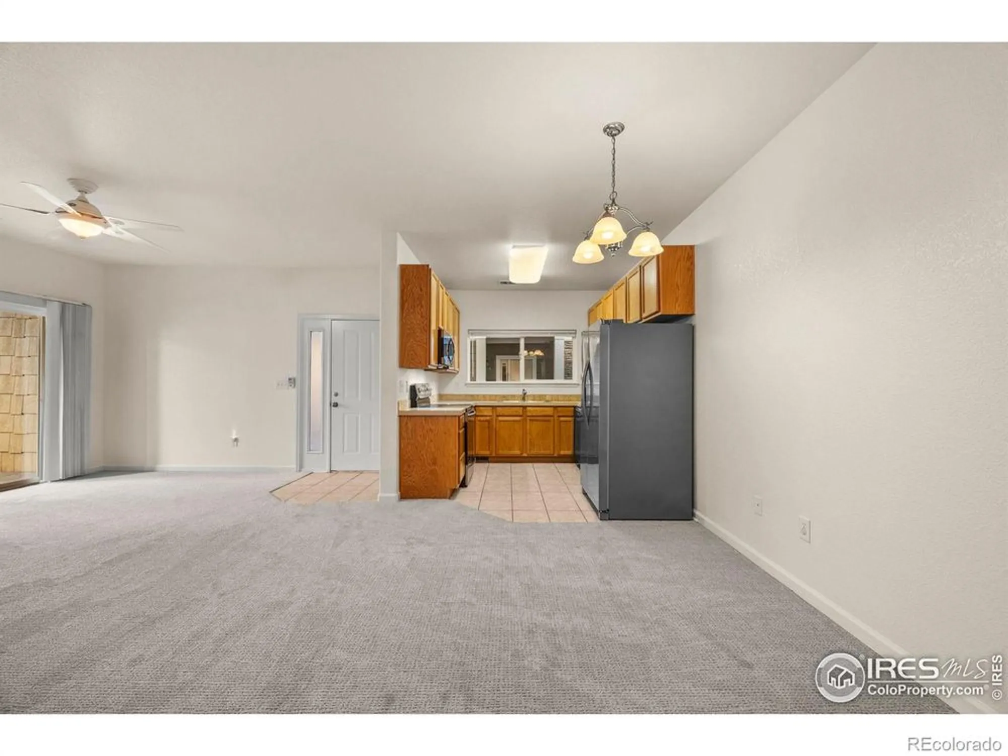 Property Slideshow image 11 of 24 | 4725 hahns peak dr 101, Loveland, CO, 80538