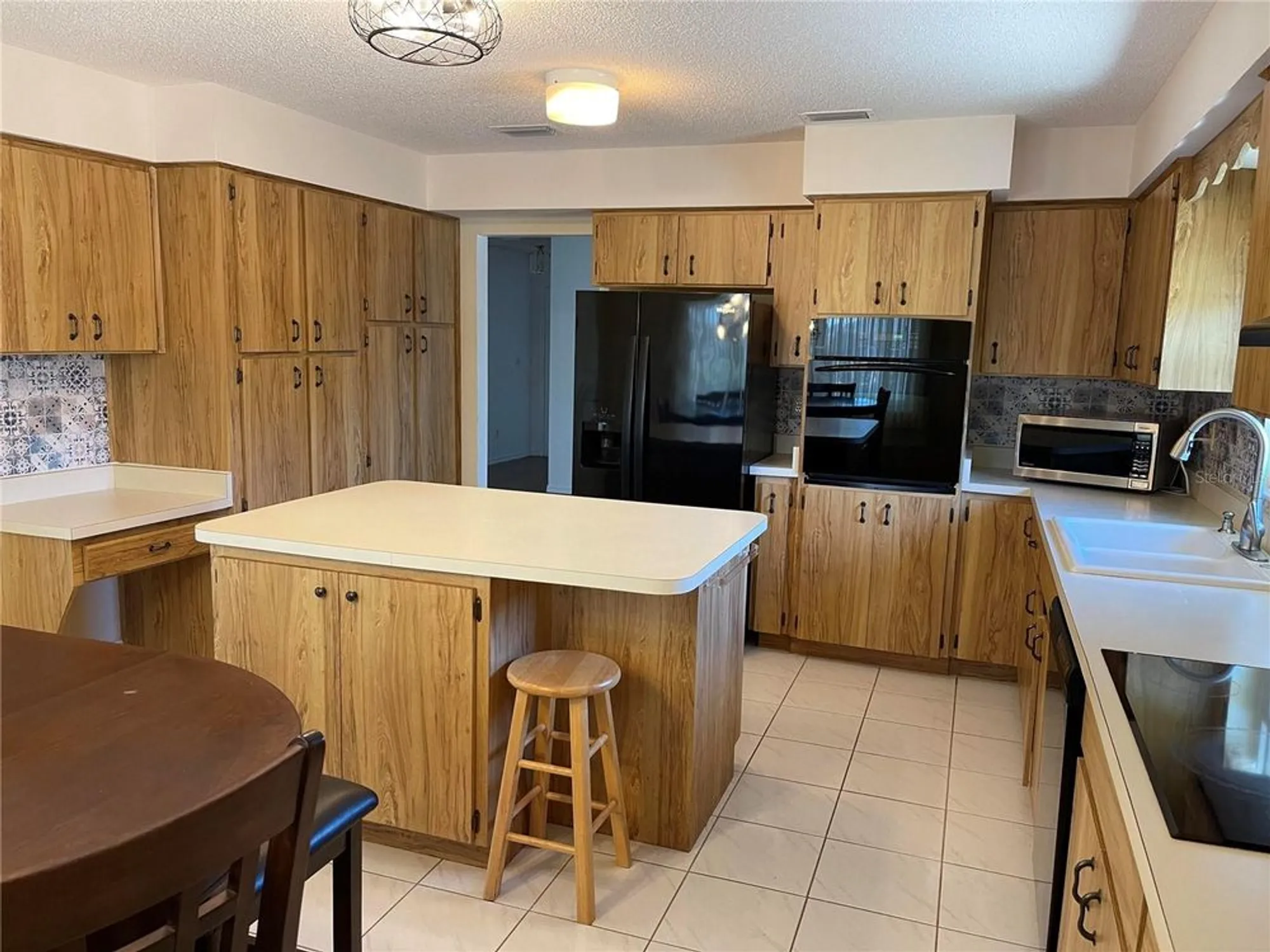 Property Slideshow image 17 of 22 | 420 s brockfield dr, Sun City Center, FL, 33573