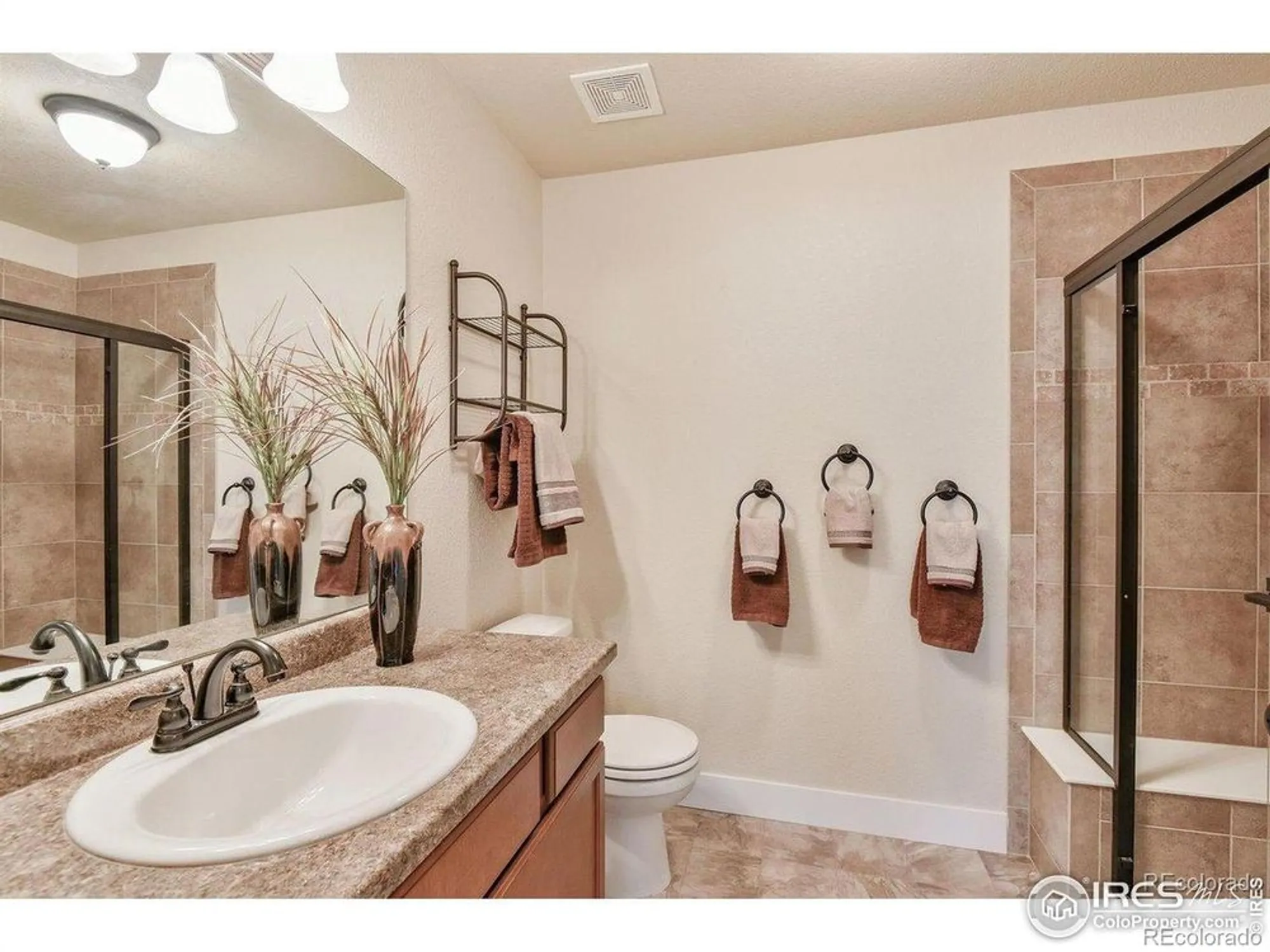 Property Slideshow image 15 of 20 | 4865 hahns peak dr apt 203, Loveland, CO, 80538