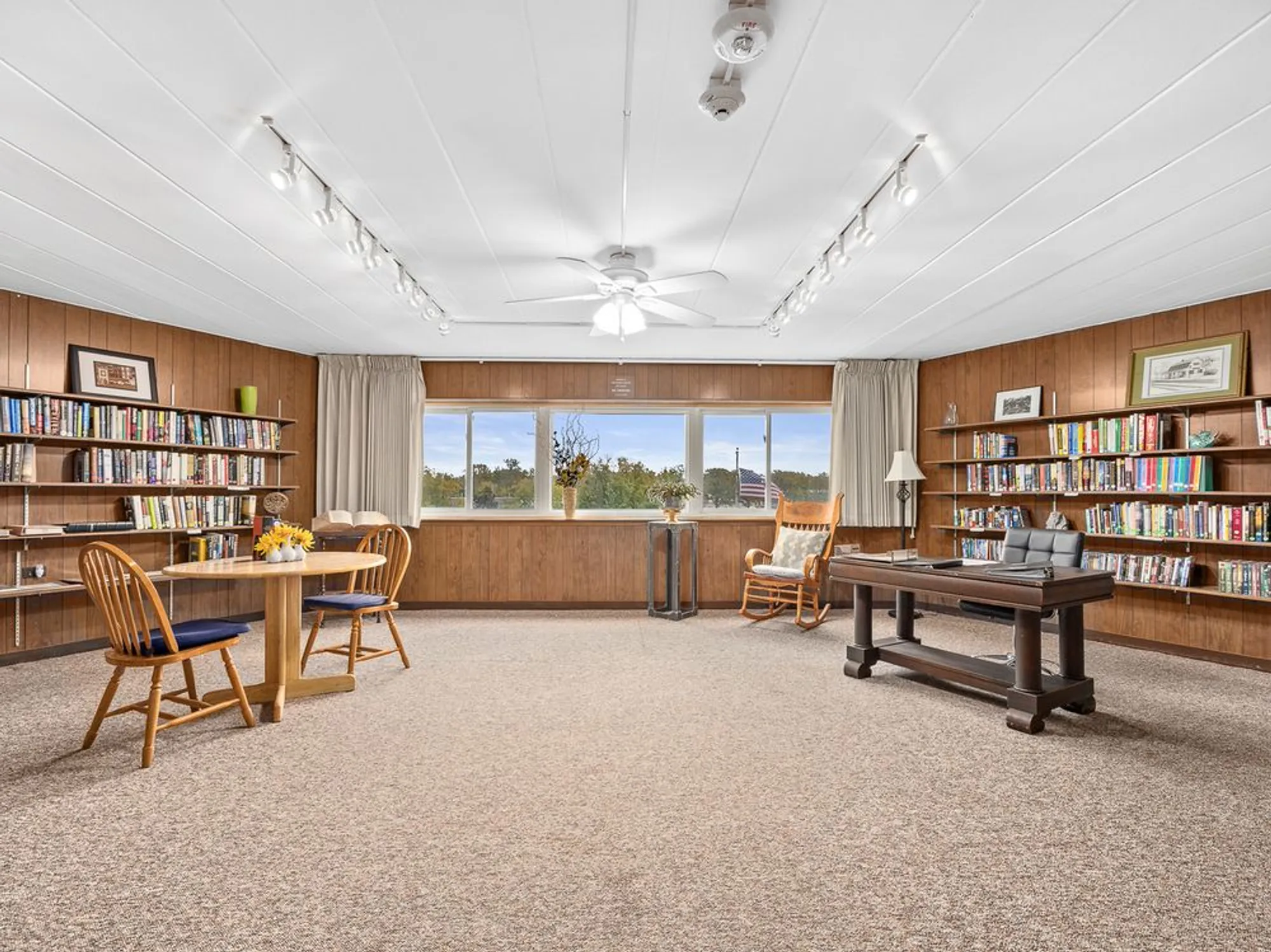 Property Slideshow image 18 of 25 | 5540 walnut ave apt 33a, Downers Grove, IL, 60515