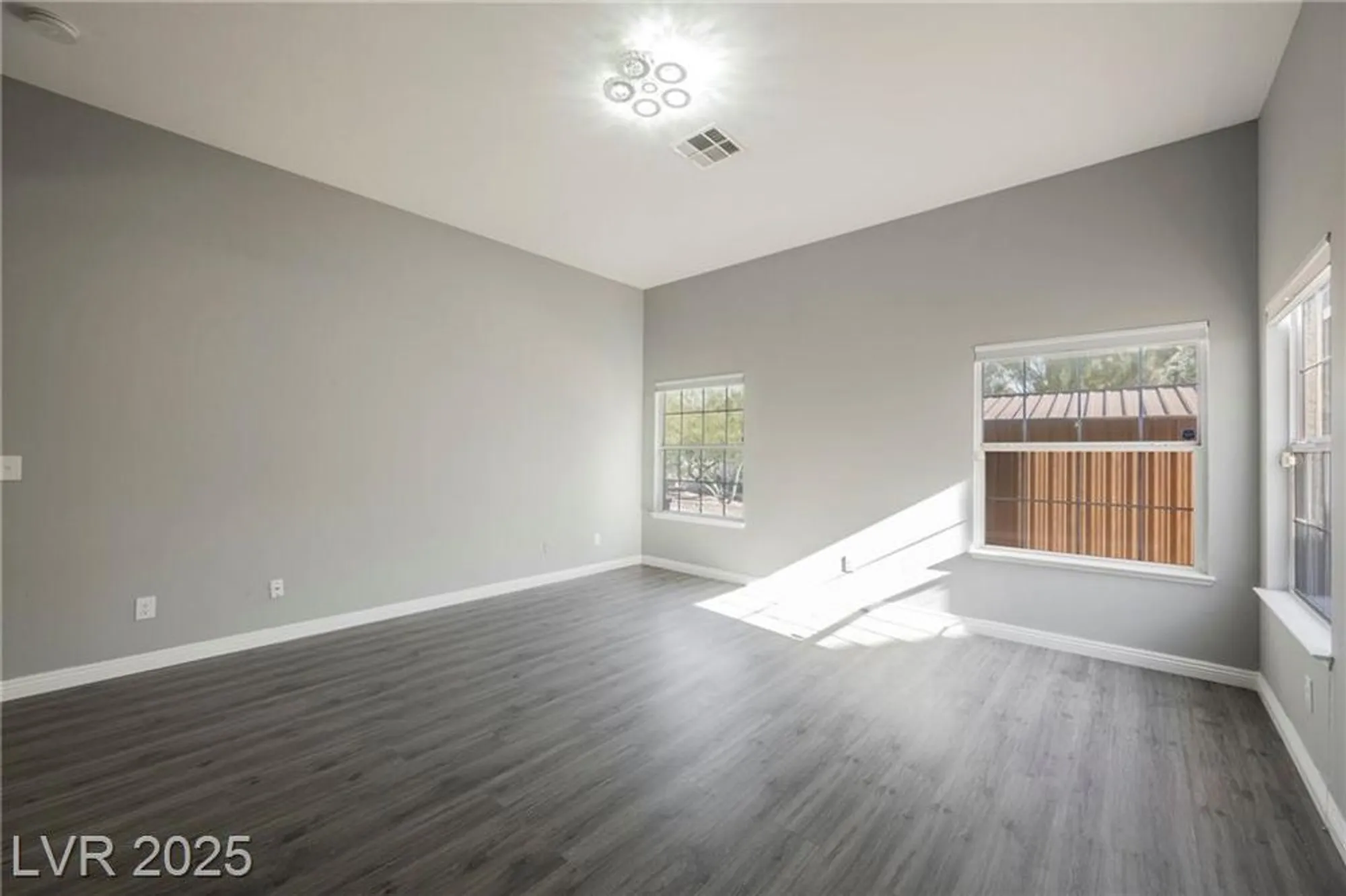 Property Slideshow image 36 of 66 | 5133 burr oak dr, Las Vegas, NV, 89130