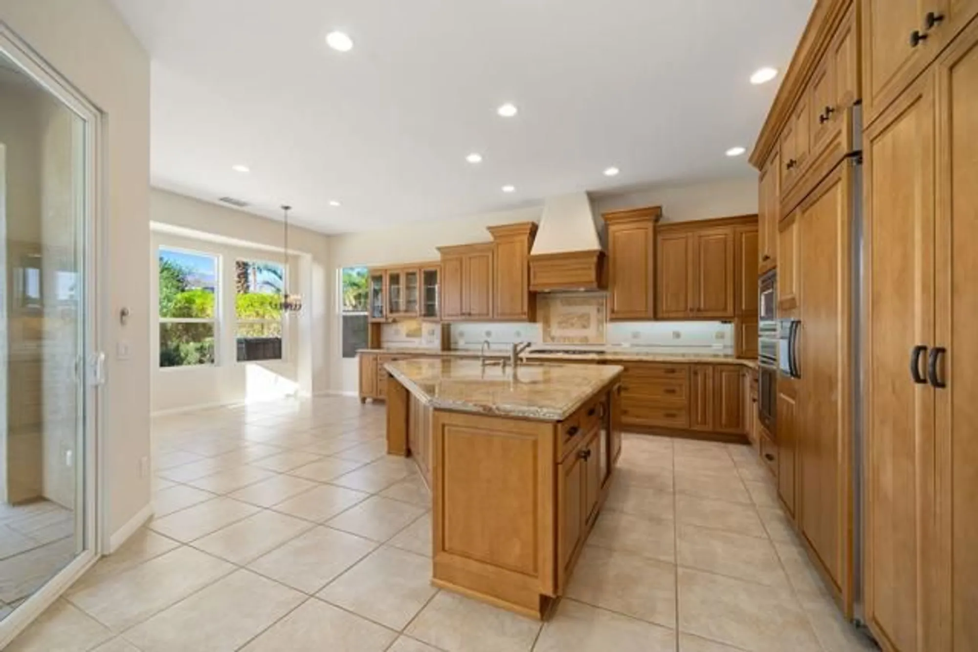 Property Slideshow image 19 of 48 | 81943 prism dr, La Quinta, CA, 92253