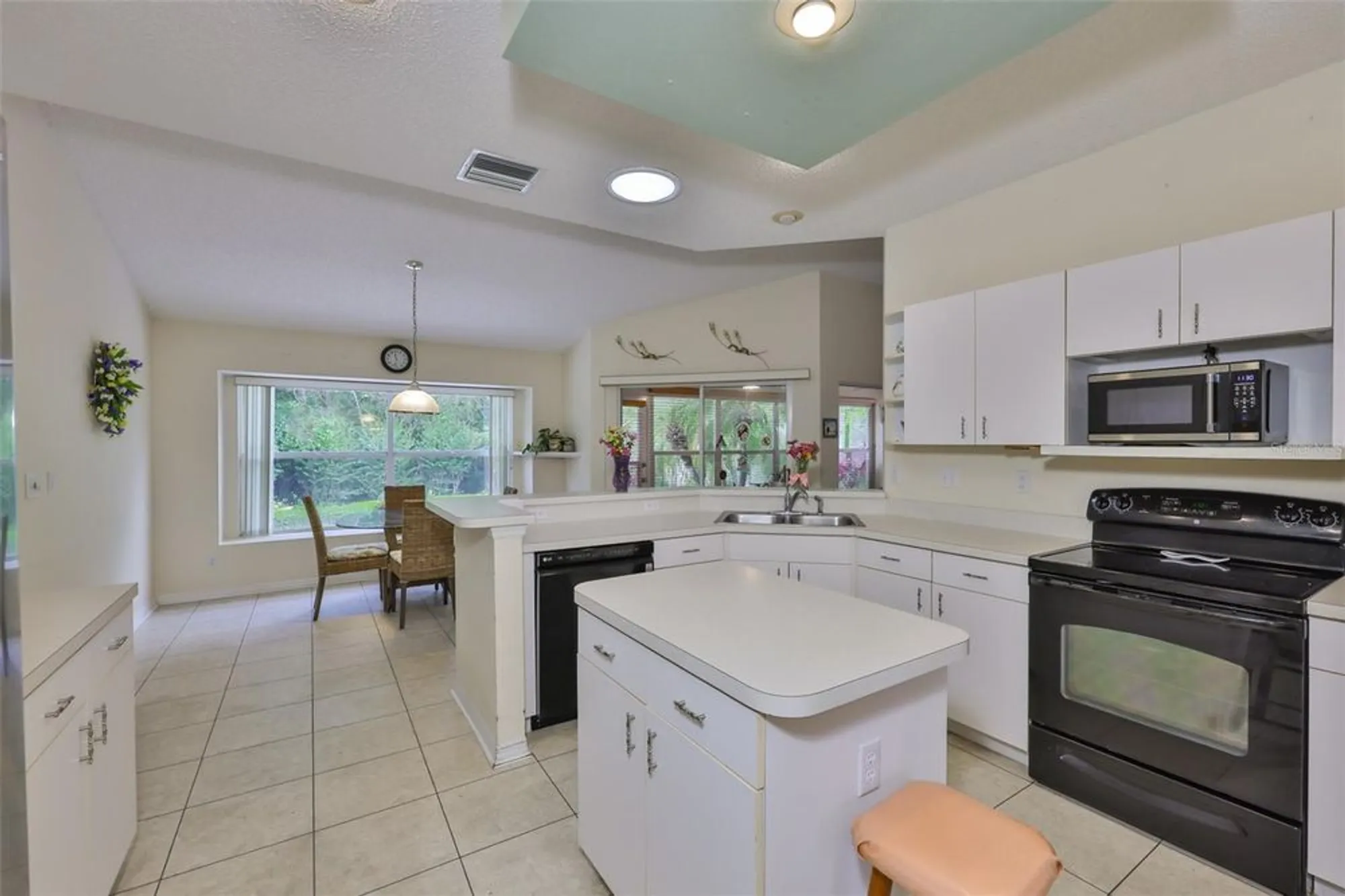 Property Slideshow image 19 of 55 | 2216 w del webb blvd, Sun City Center, FL, 33573