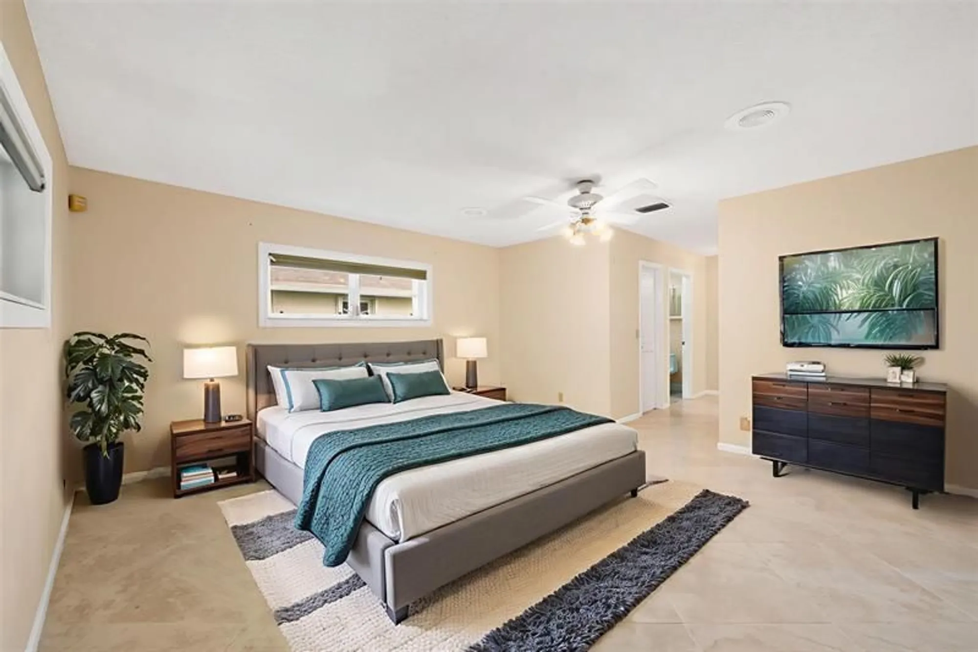 Property Slideshow image 23 of 43 | 10911 greentrail dr, Boynton Beach, FL, 33436