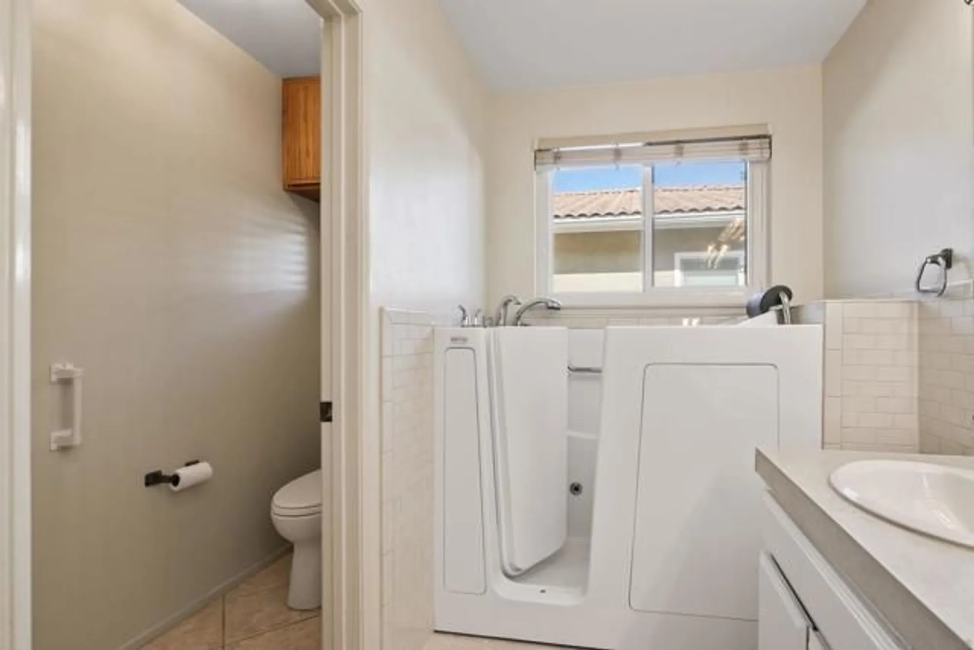 Property Slideshow image 30 of 51 | 18113 calle estepona, San Diego, CA, 92128