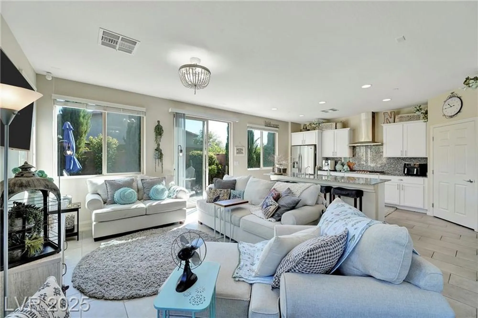 Property Slideshow image 5 of 68 | 1844 wolfcreek falls ct, Henderson, NV, 89044