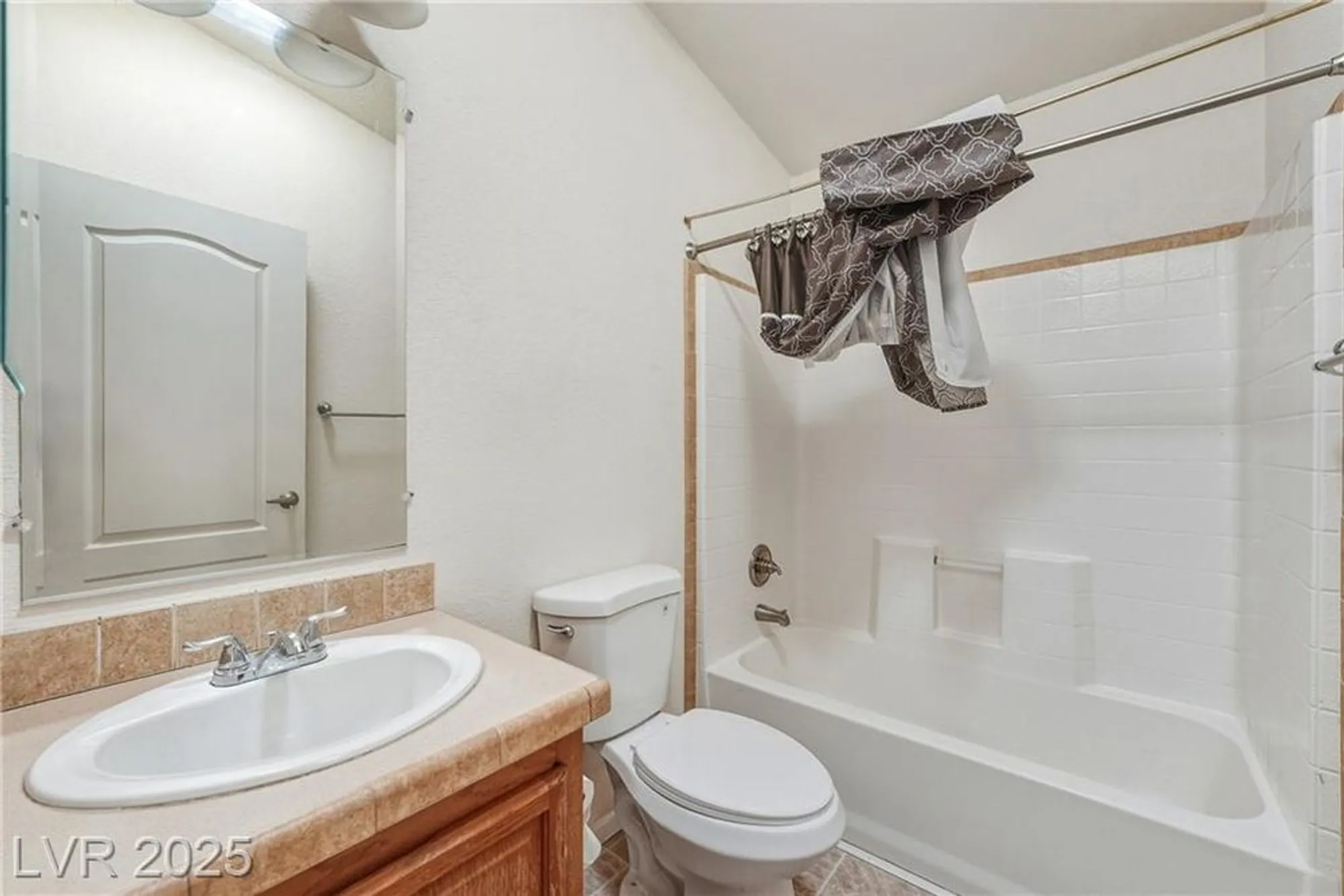 Property Slideshow image 21 of 27 | 380 bel air ave, Pahrump, NV, 89048