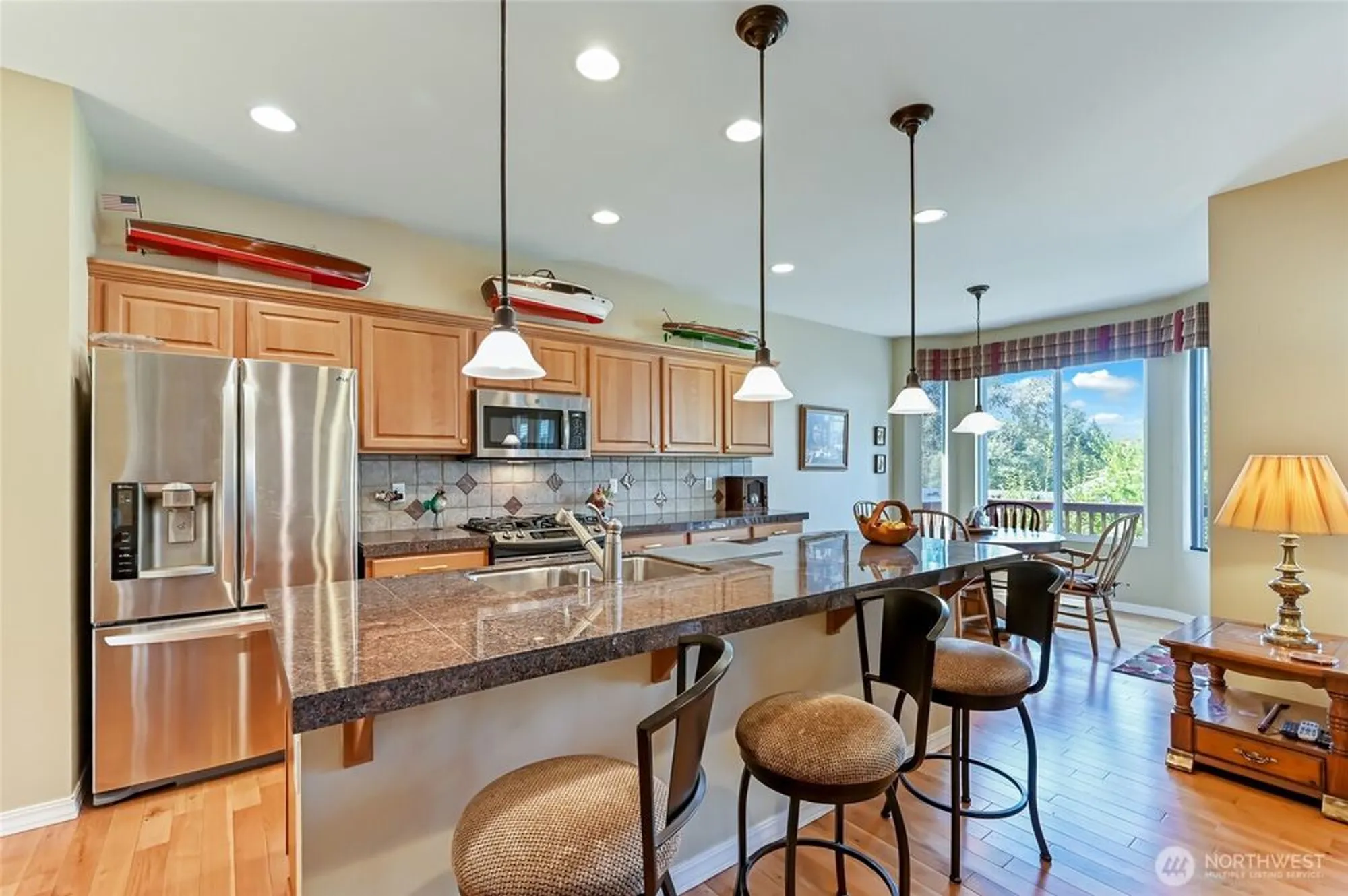 Property Slideshow image 17 of 32 | 13841 231st ln, Redmond, WA, 98053