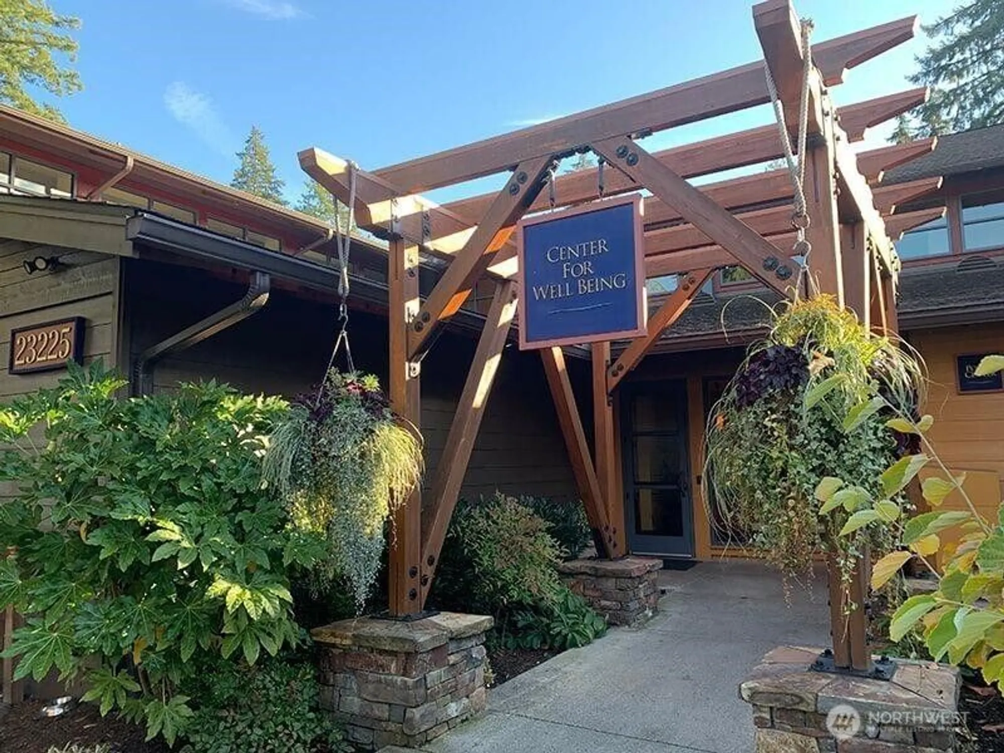 Property Slideshow image 22 of 32 | 13720 231st ln, Redmond, WA, 98053