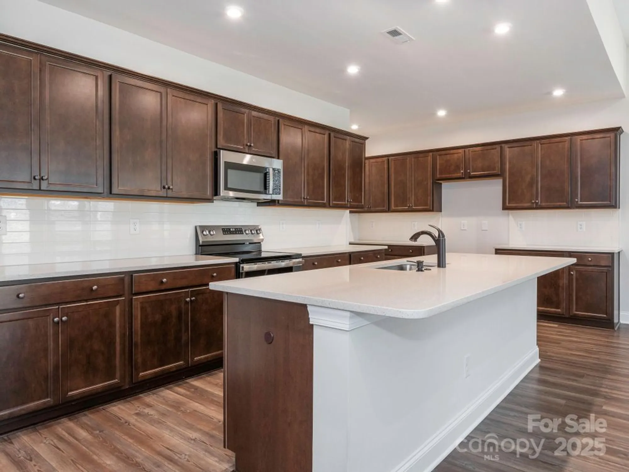 Property Slideshow image 10 of 35 | 4423 moxie way, Charlotte, NC, 28215